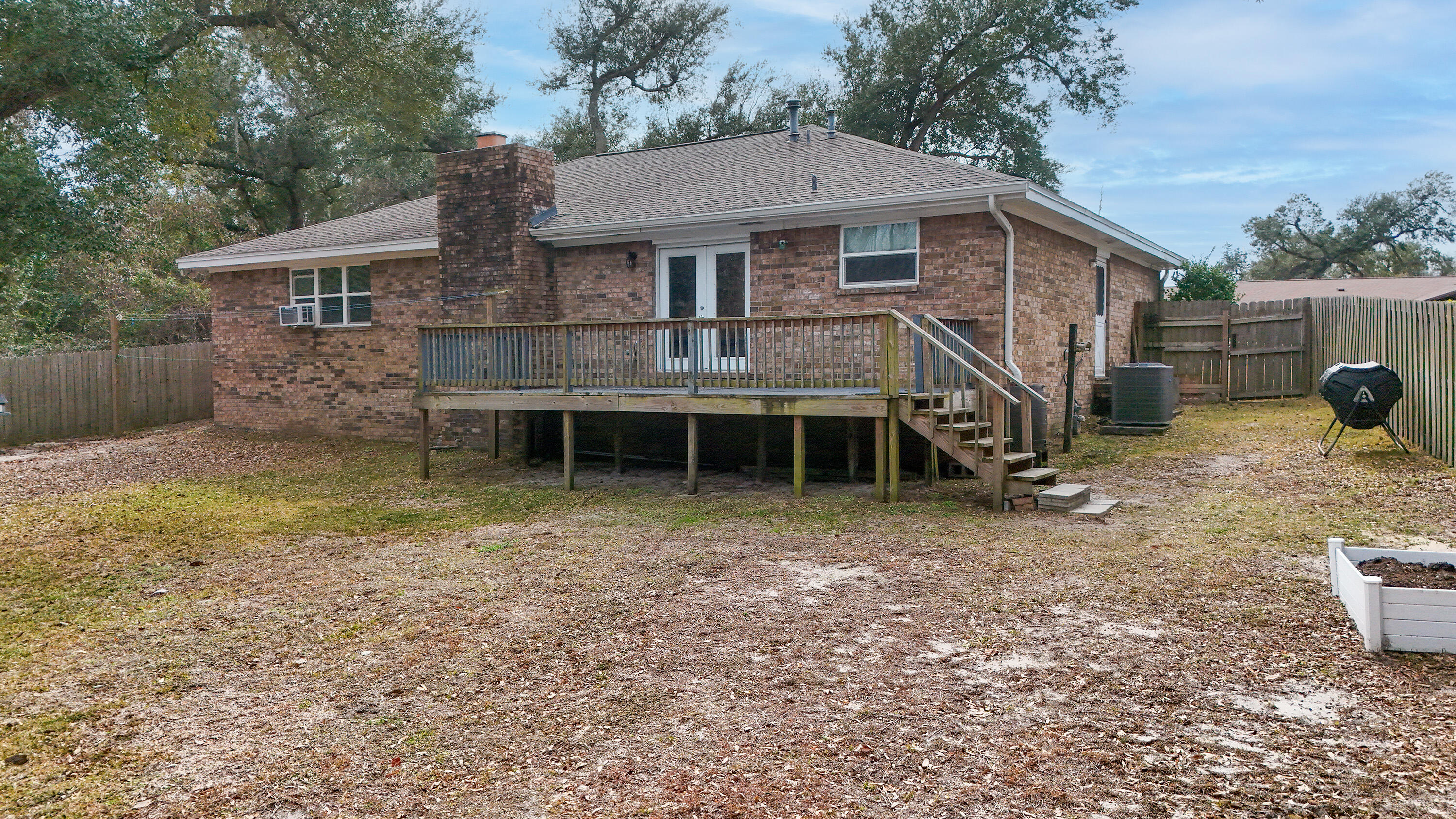 IMPERIAL OAKS - Residential