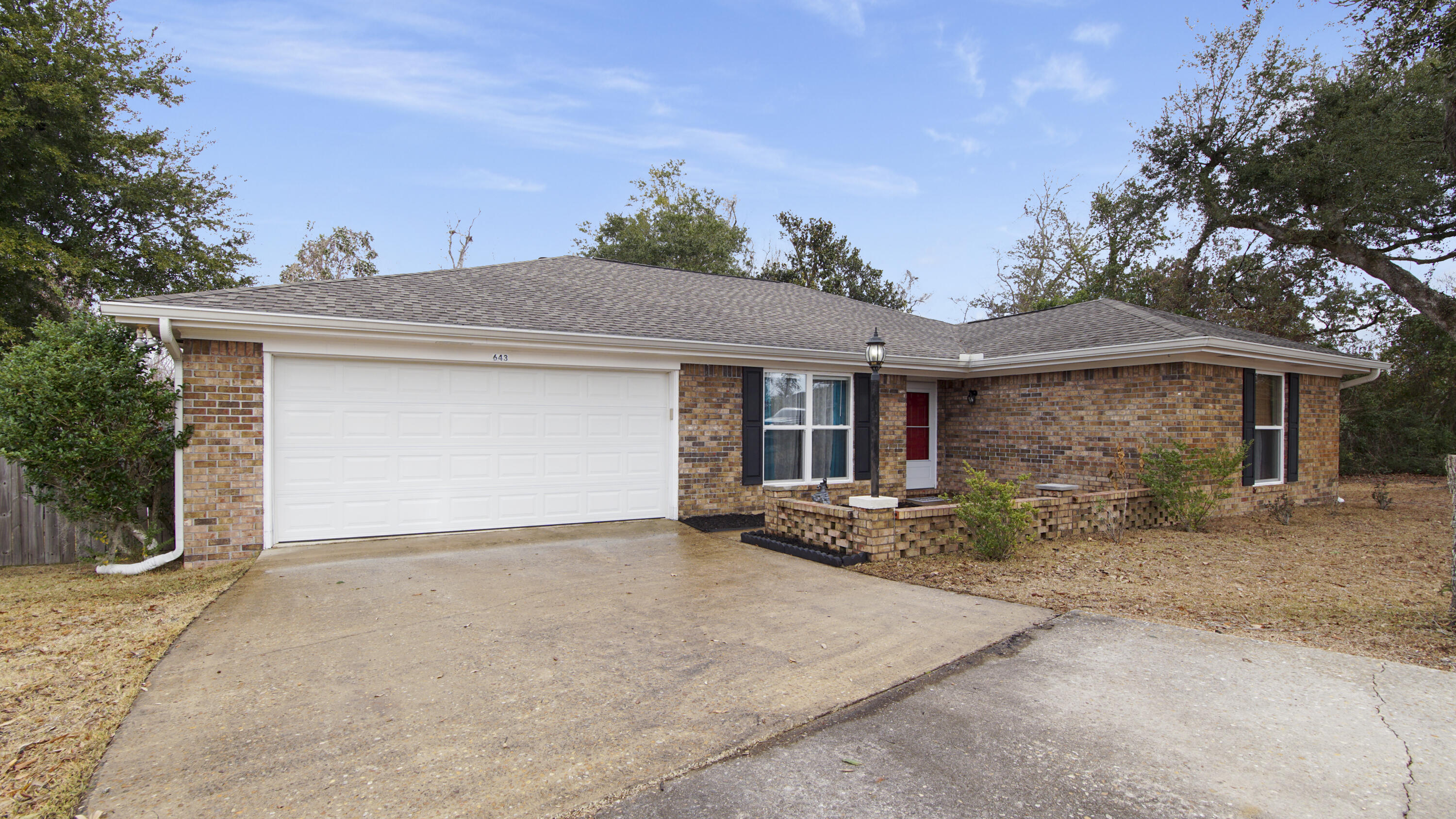 IMPERIAL OAKS - Residential
