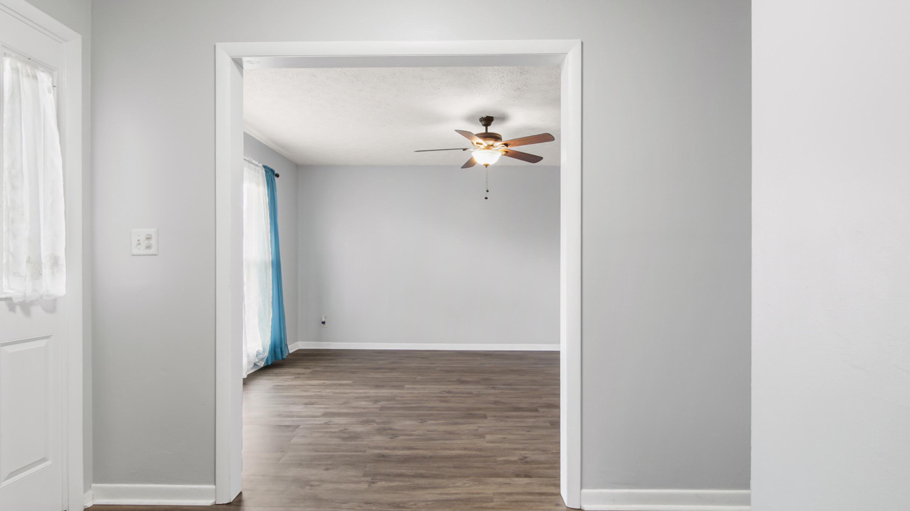 IMPERIAL OAKS - Residential