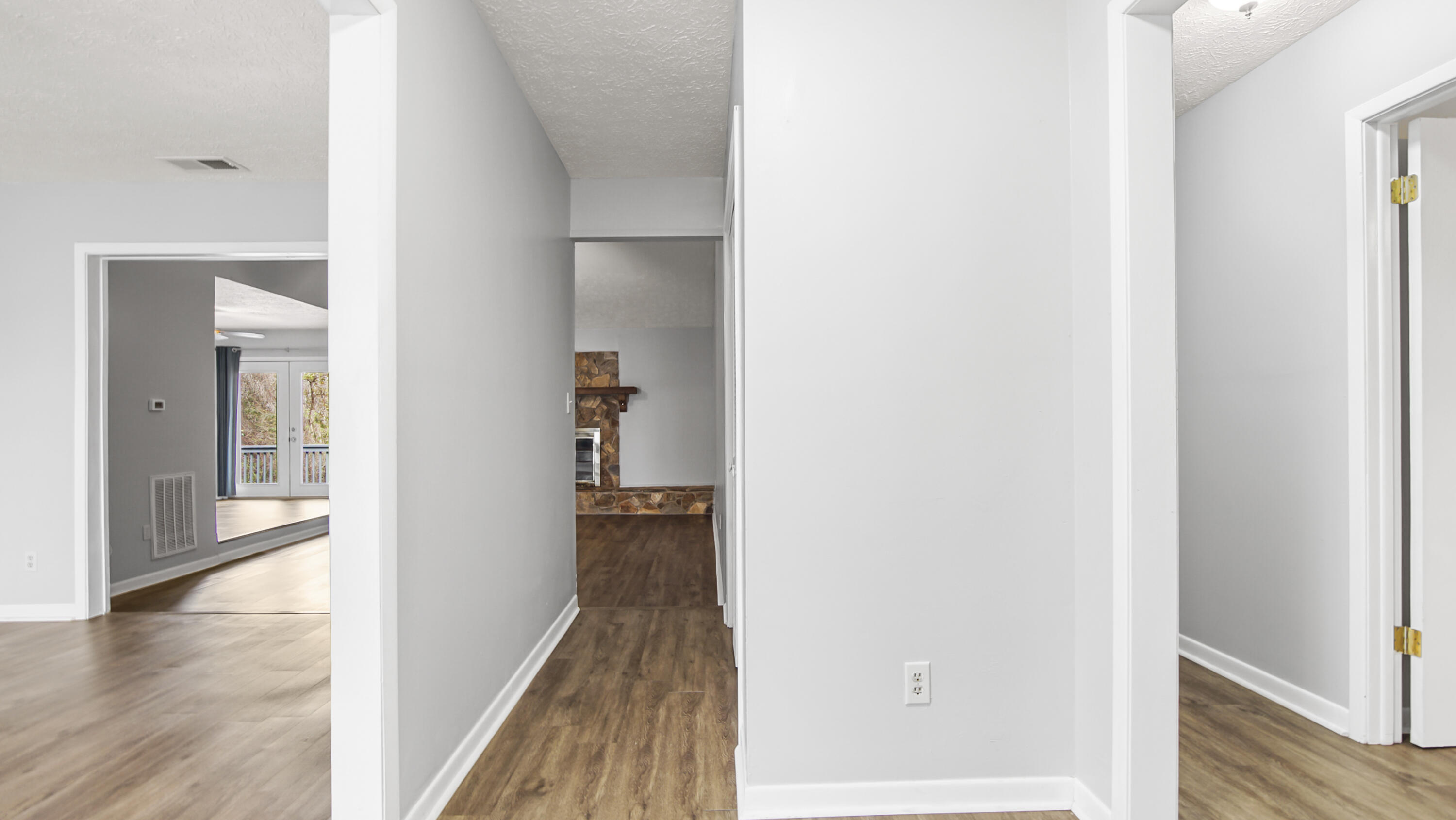 IMPERIAL OAKS - Residential