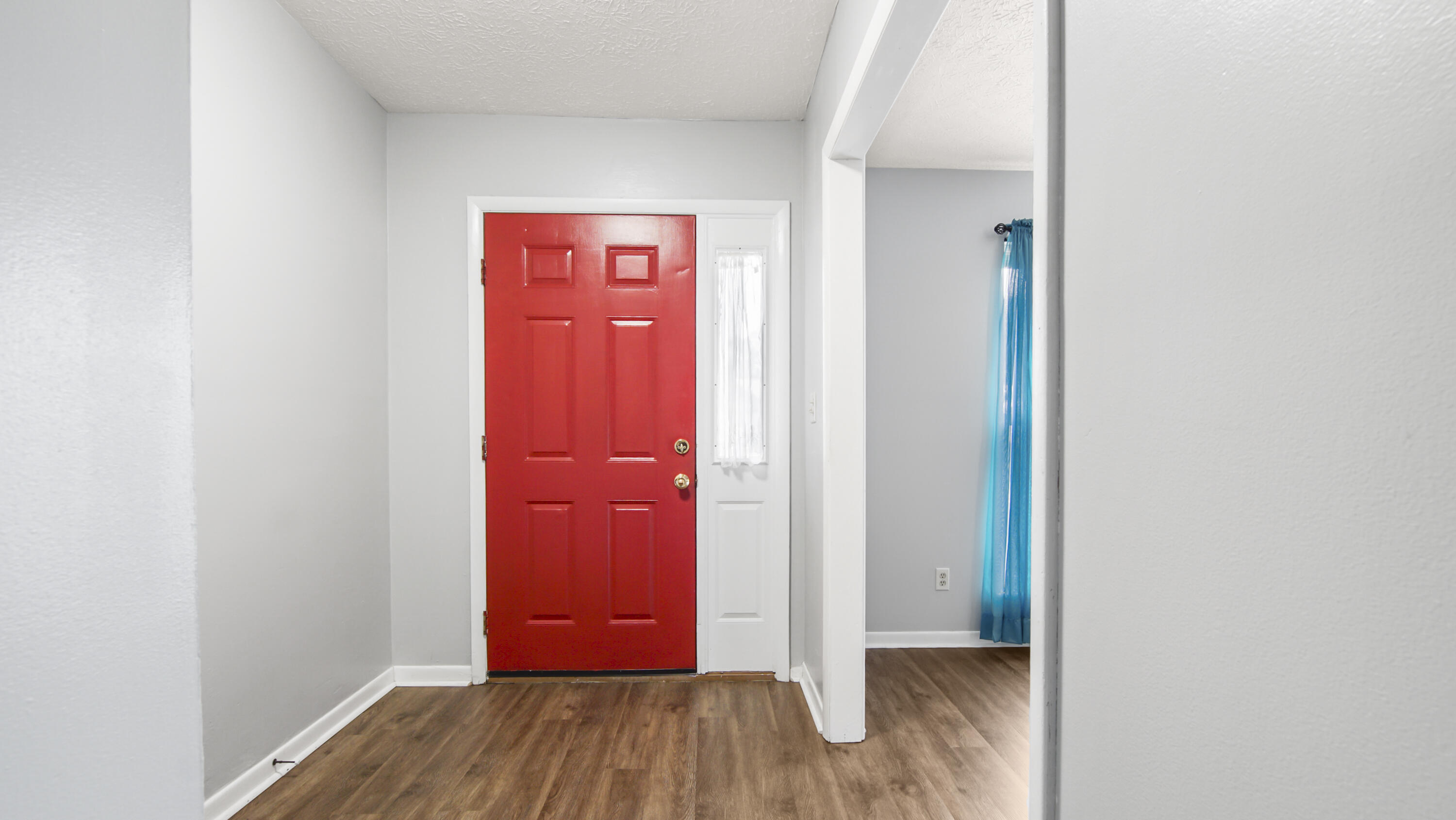 IMPERIAL OAKS - Residential
