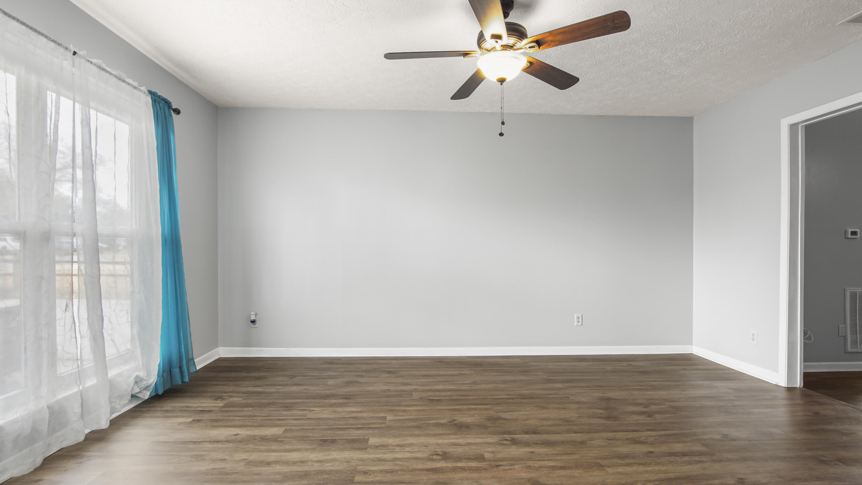 IMPERIAL OAKS - Residential