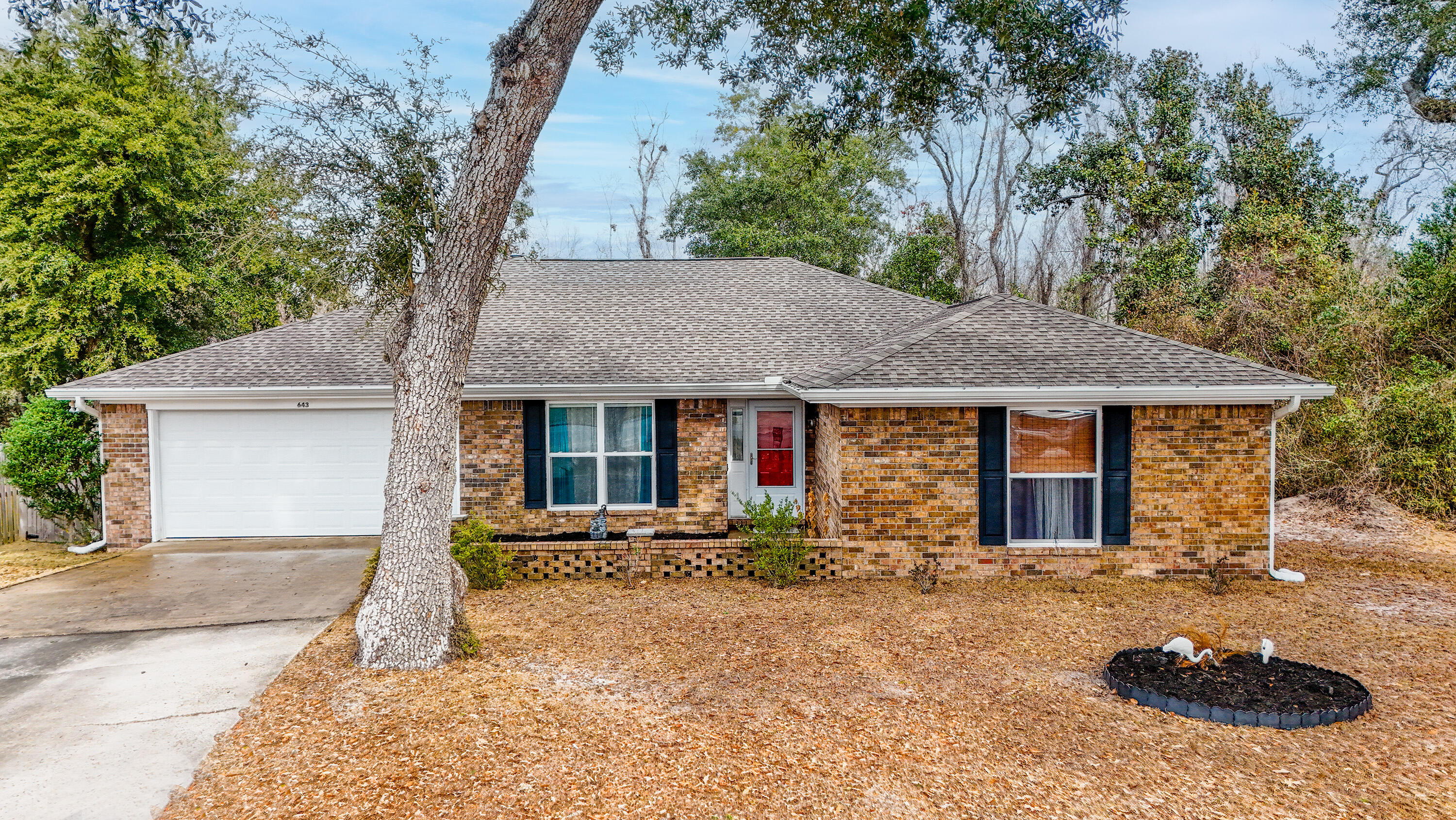 IMPERIAL OAKS - Residential
