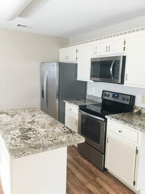 BLUE PINE VILLAGE PH 1 - Residential Lease