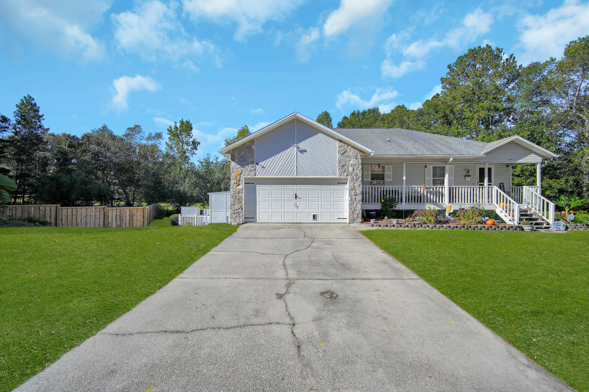 FOXWOOD ESTATES 1 - Residential