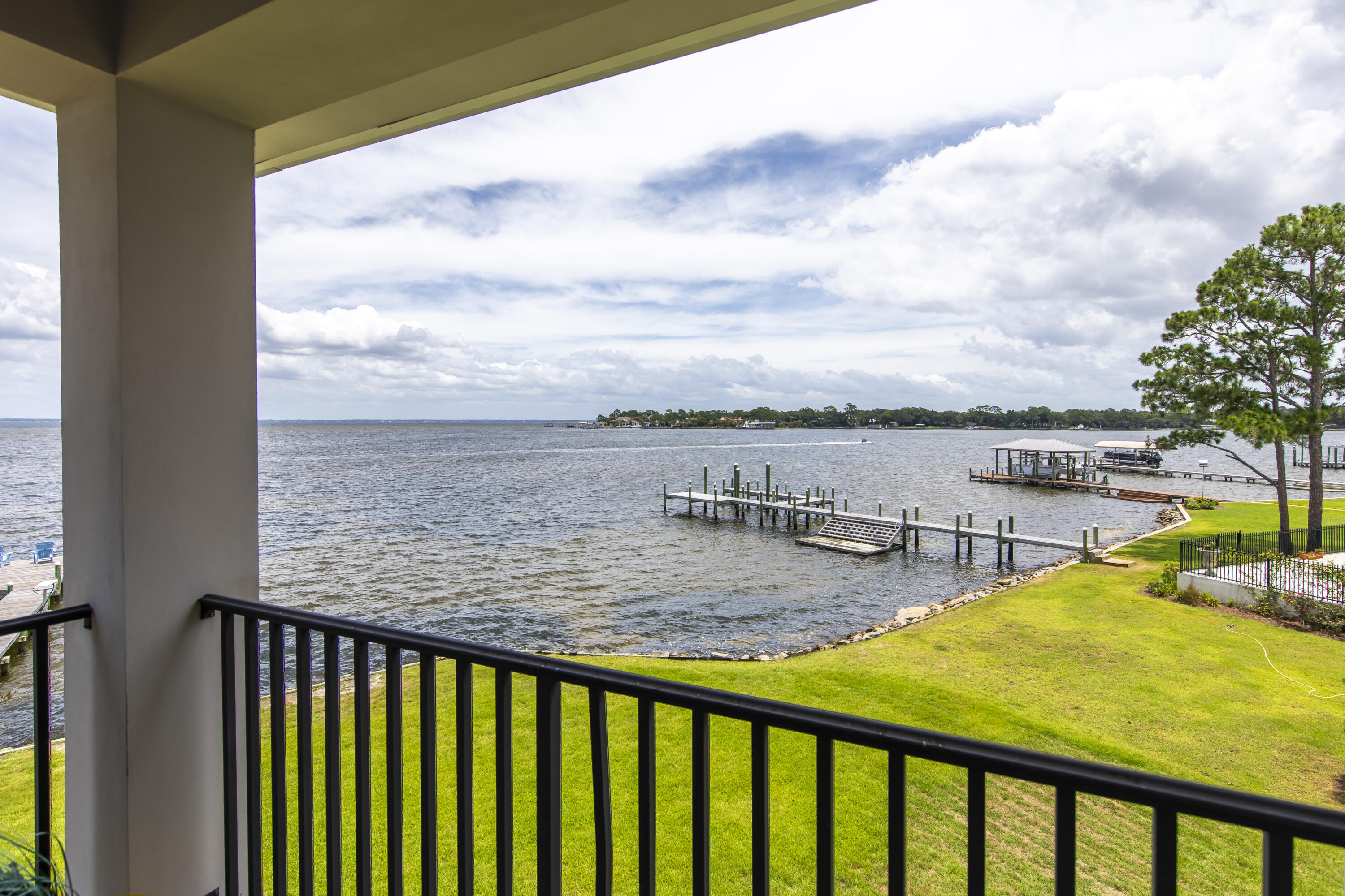 PEACOCKS POINT REPLAT - Residential