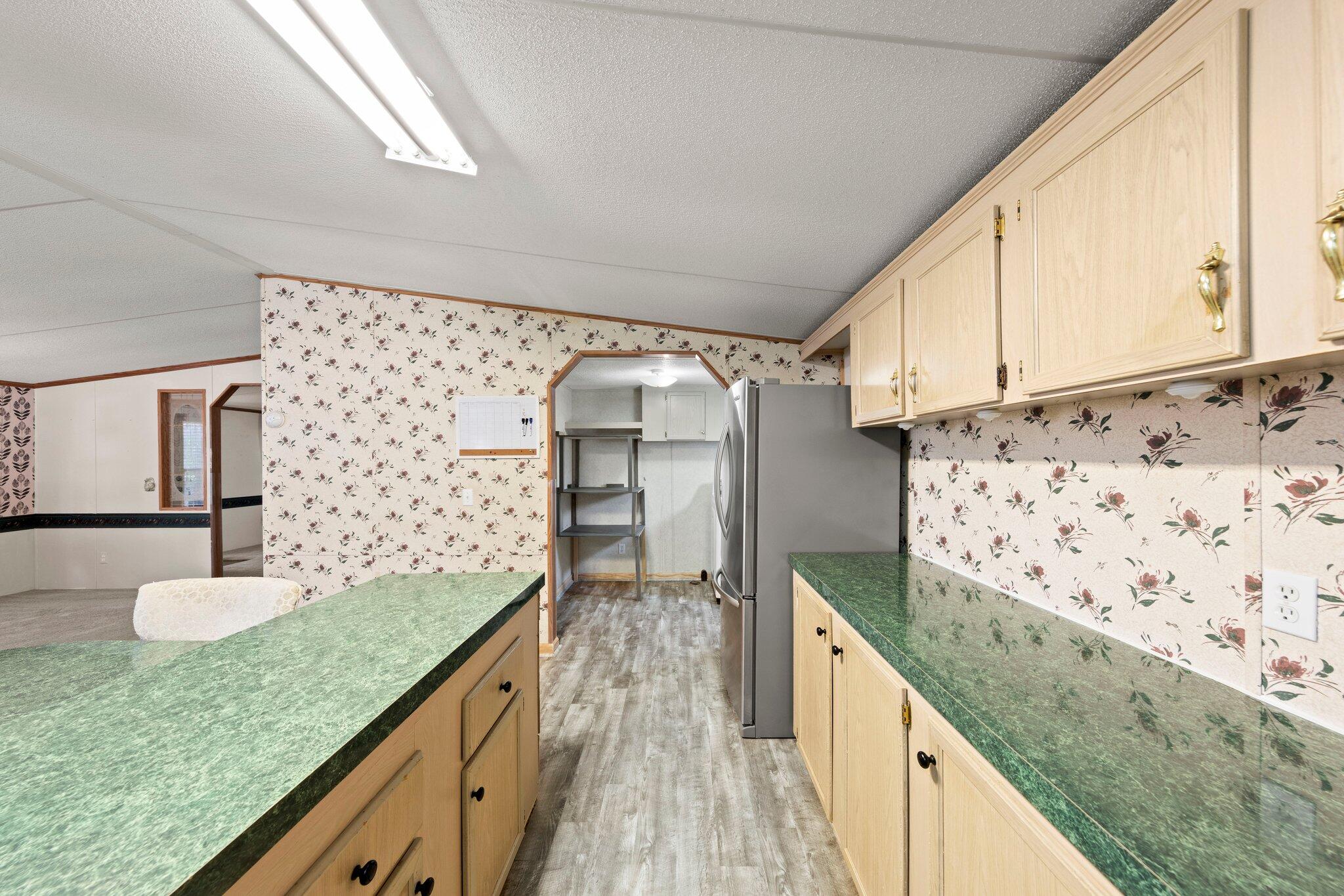 ANDERSON-BROOKS S/D ADD LOT 8 BLK F - Residential