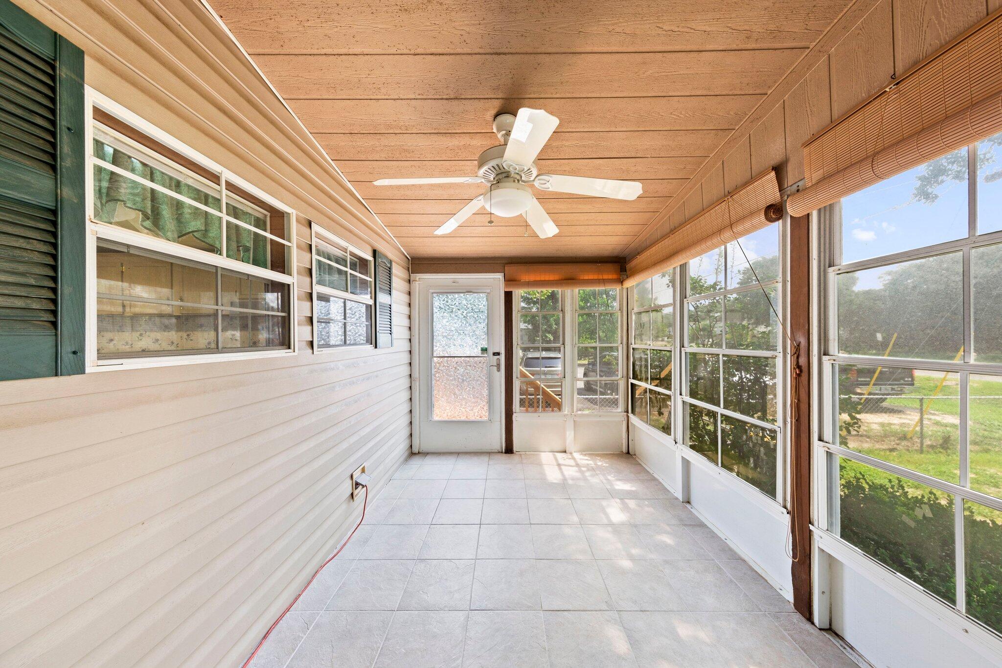 ANDERSON-BROOKS S/D ADD LOT 8 BLK F - Residential