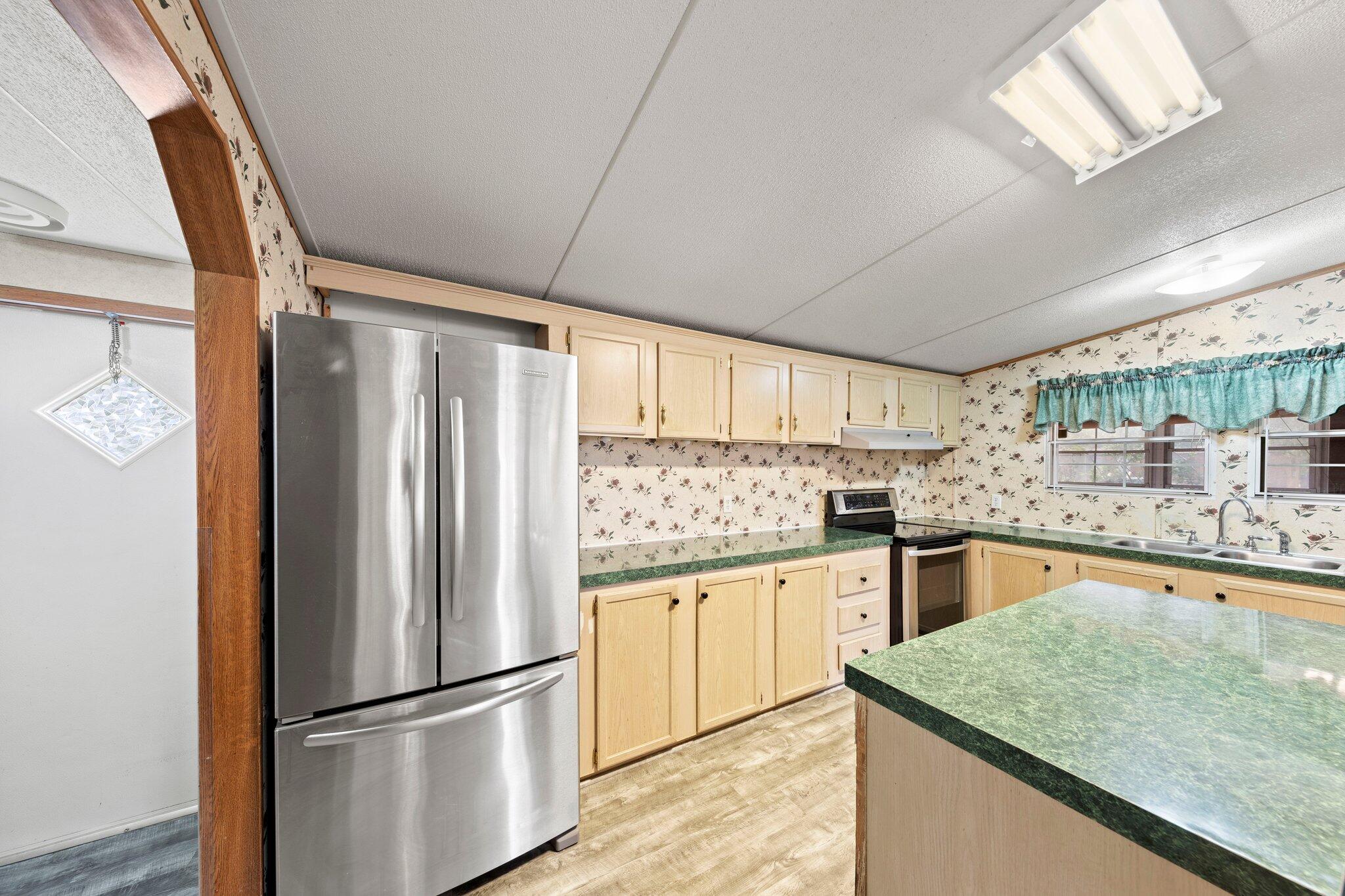 ANDERSON-BROOKS S/D ADD LOT 8 BLK F - Residential