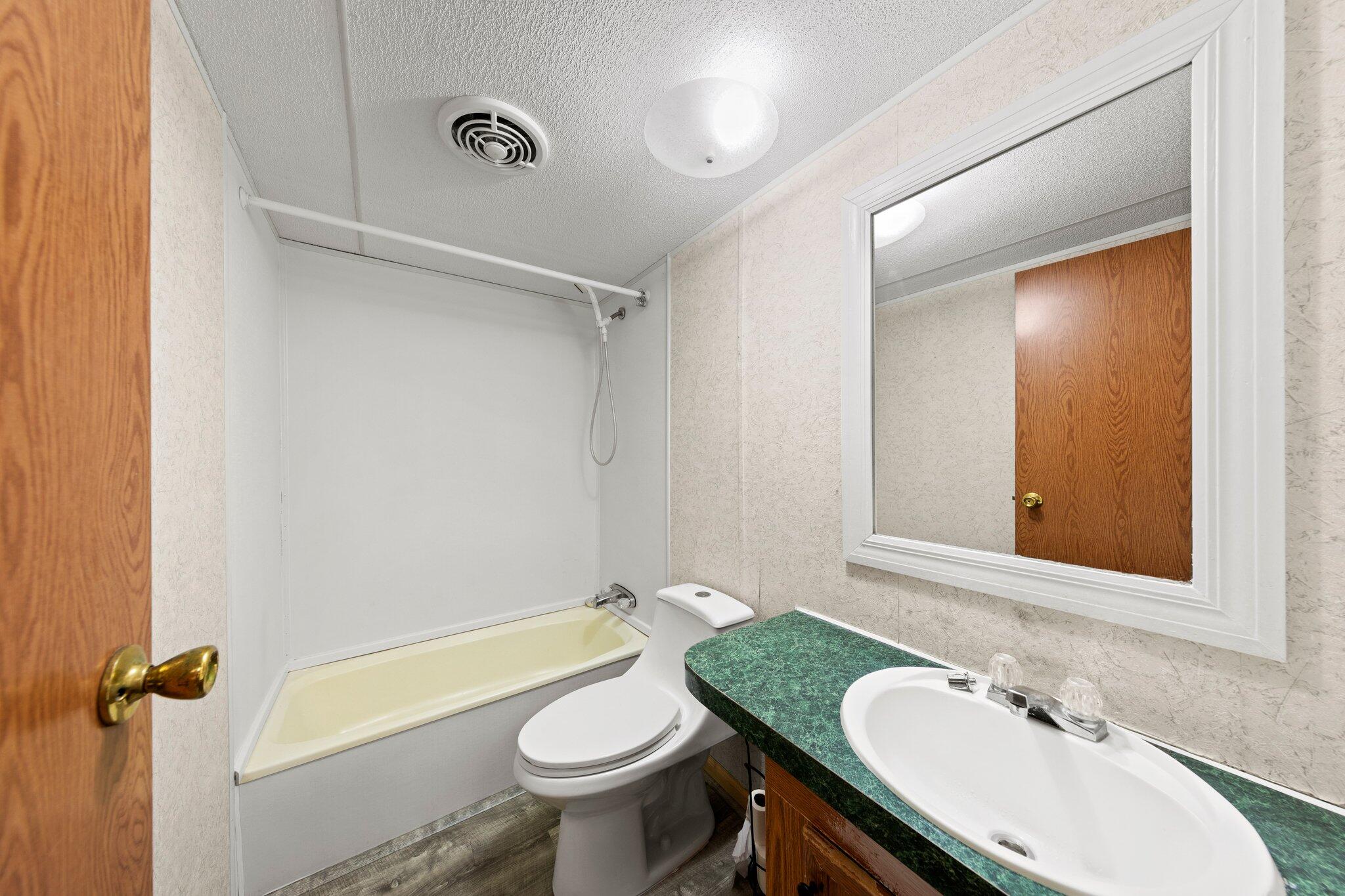 ANDERSON-BROOKS S/D ADD LOT 8 BLK F - Residential