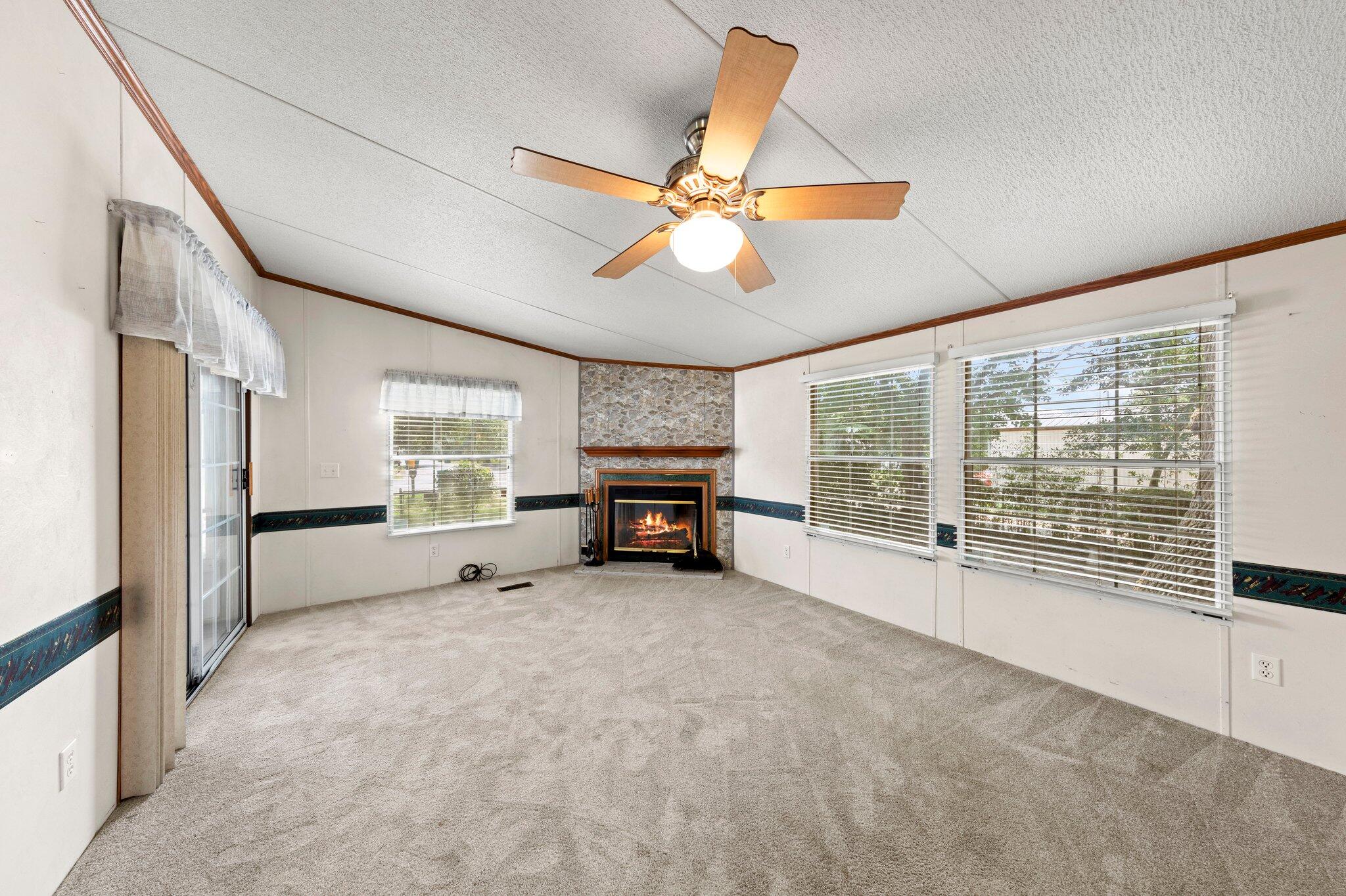 ANDERSON-BROOKS S/D ADD LOT 8 BLK F - Residential