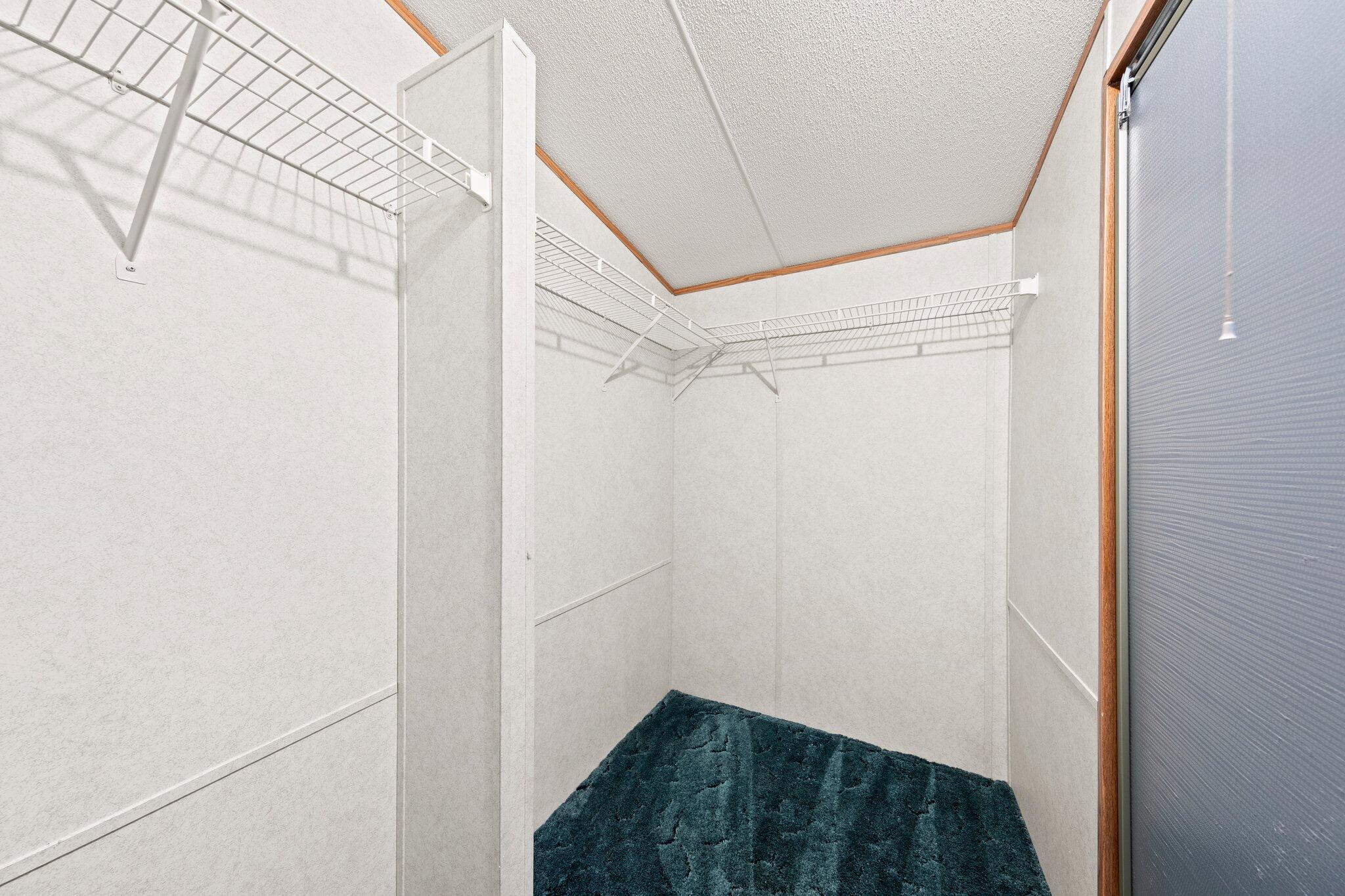 ANDERSON-BROOKS S/D ADD LOT 8 BLK F - Residential