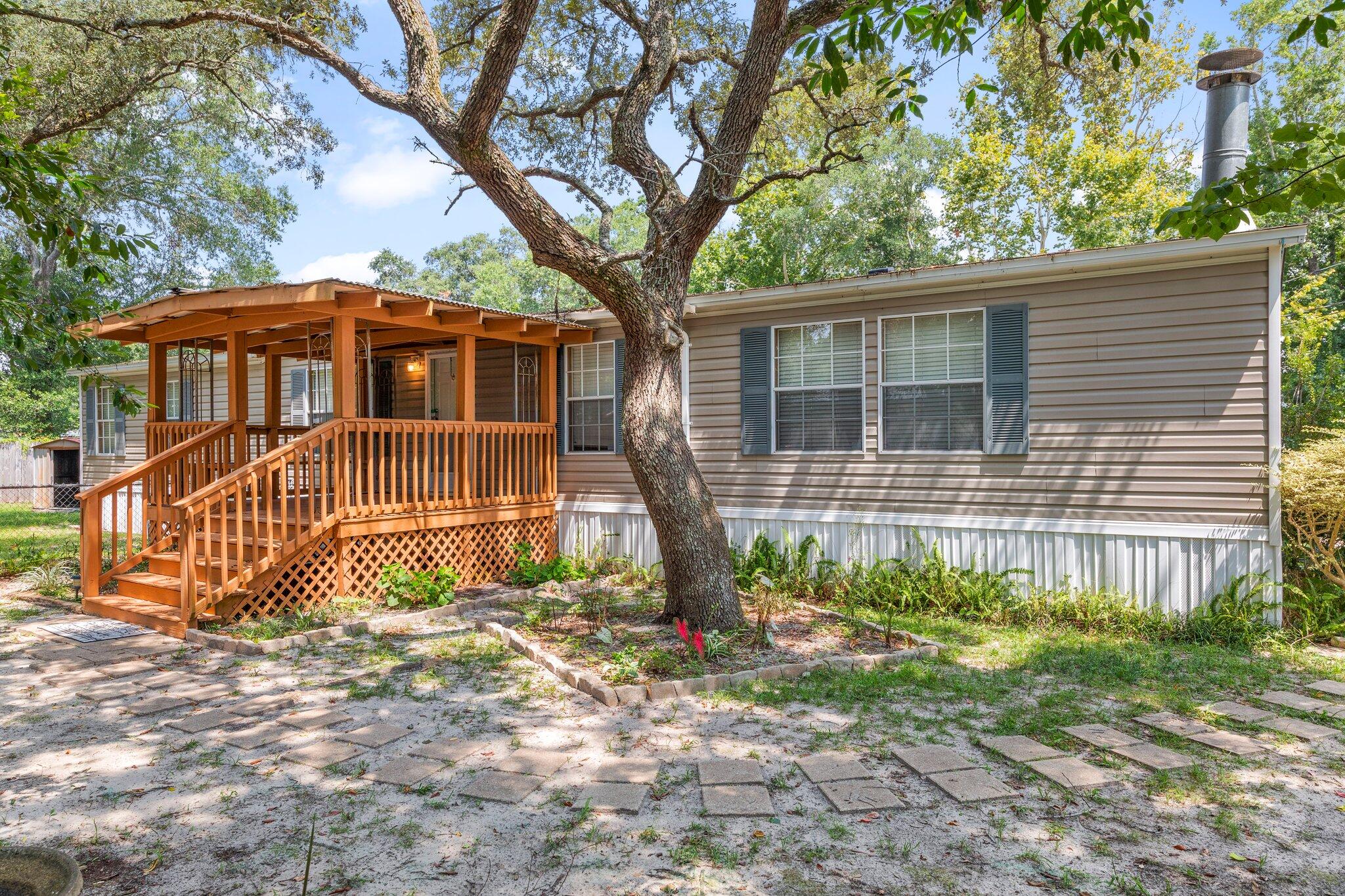 ANDERSON-BROOKS S/D ADD LOT 8 BLK F - Residential