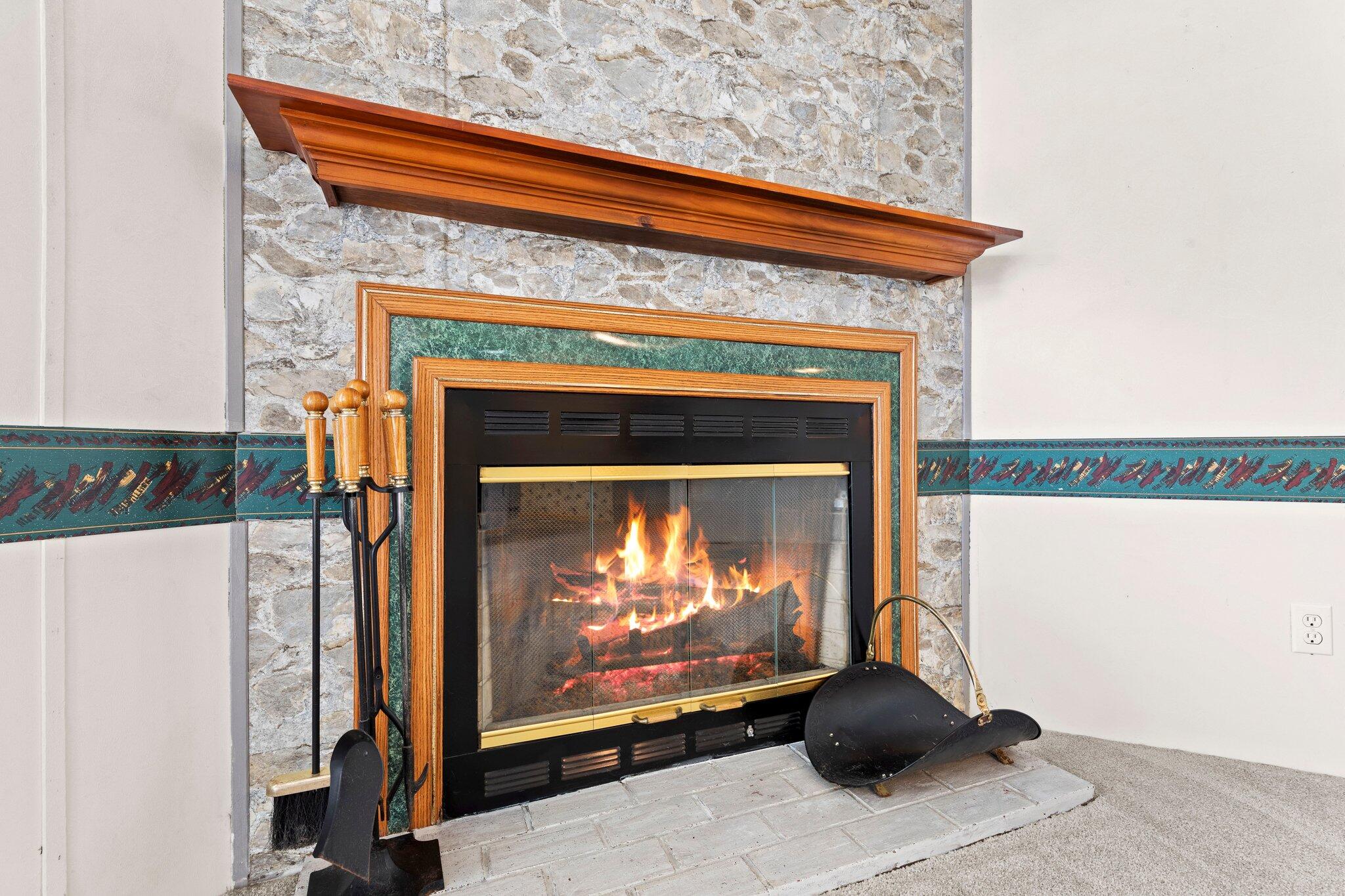 ANDERSON-BROOKS S/D ADD LOT 8 BLK F - Residential