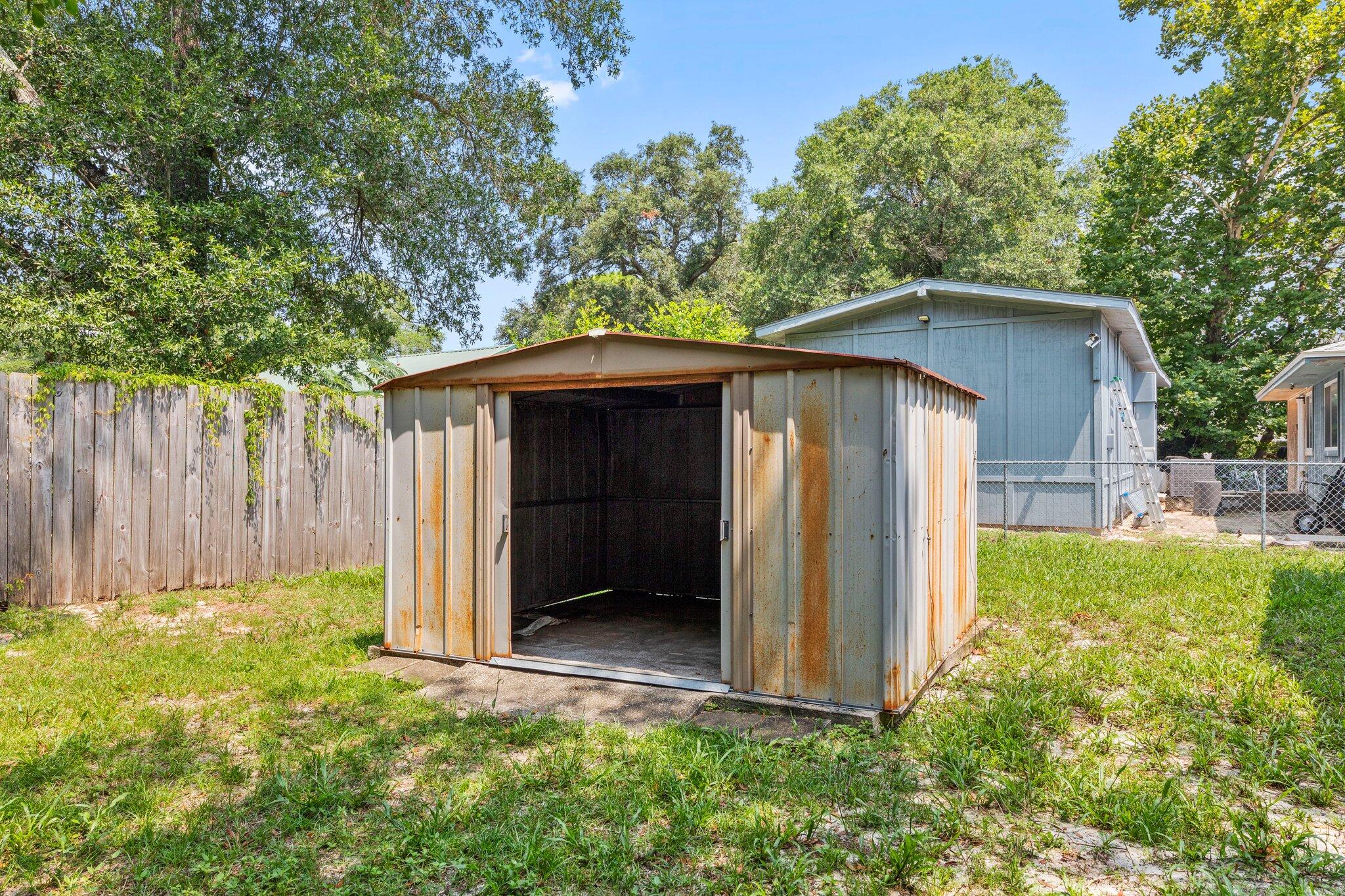 ANDERSON-BROOKS S/D ADD LOT 8 BLK F - Residential