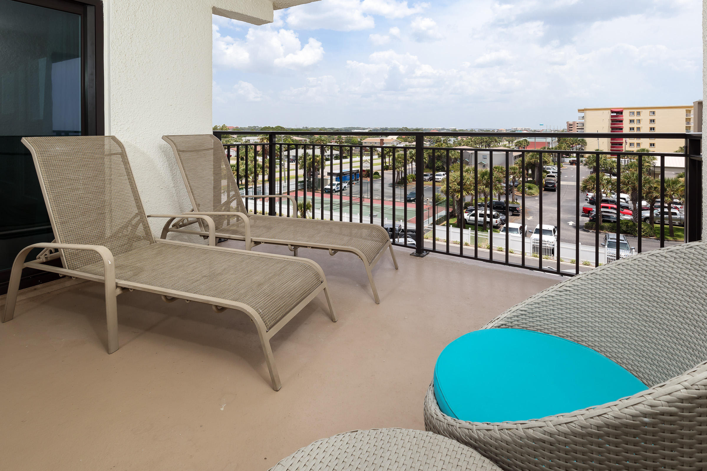 EMERALD ISLE - Residential