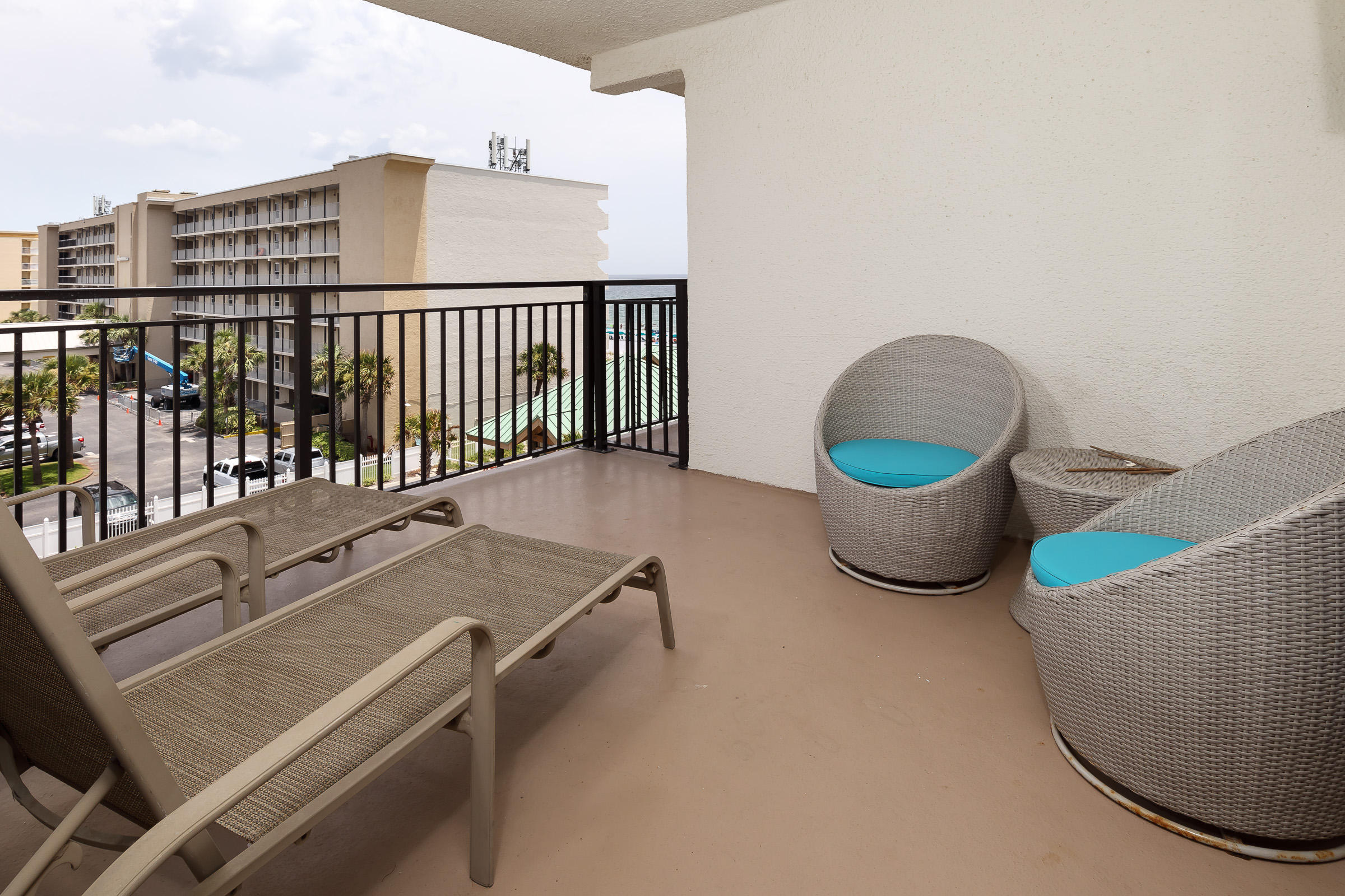 EMERALD ISLE - Residential