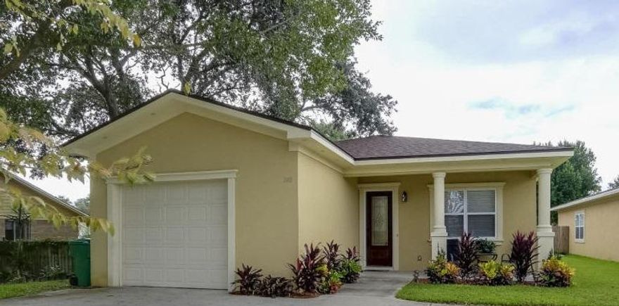 Great Home and Priced to sell!! VA Approved with No Flood Insurance Required! Time to jump on the chance to be in Destin in this lovely semi custom built home. This 4 bedroom 3 bath home is finished to the 9s! Great interior features with many upgrades! Once you walk in, you won't want to leave. Great location, in the heart of Destin. Real hardwood floors in the common areas, and stone in the baths and laundry. This home has high 10 foot ceilings, with 8 foot doors though out. Crown molding in every room. Home comes with stainless steel appliances, granite counter tops, all wood cabinetry with soft closers through out. Great location, in central Destin.. Close to the duck pond, Joe's Bayou, and schools for the kids too!