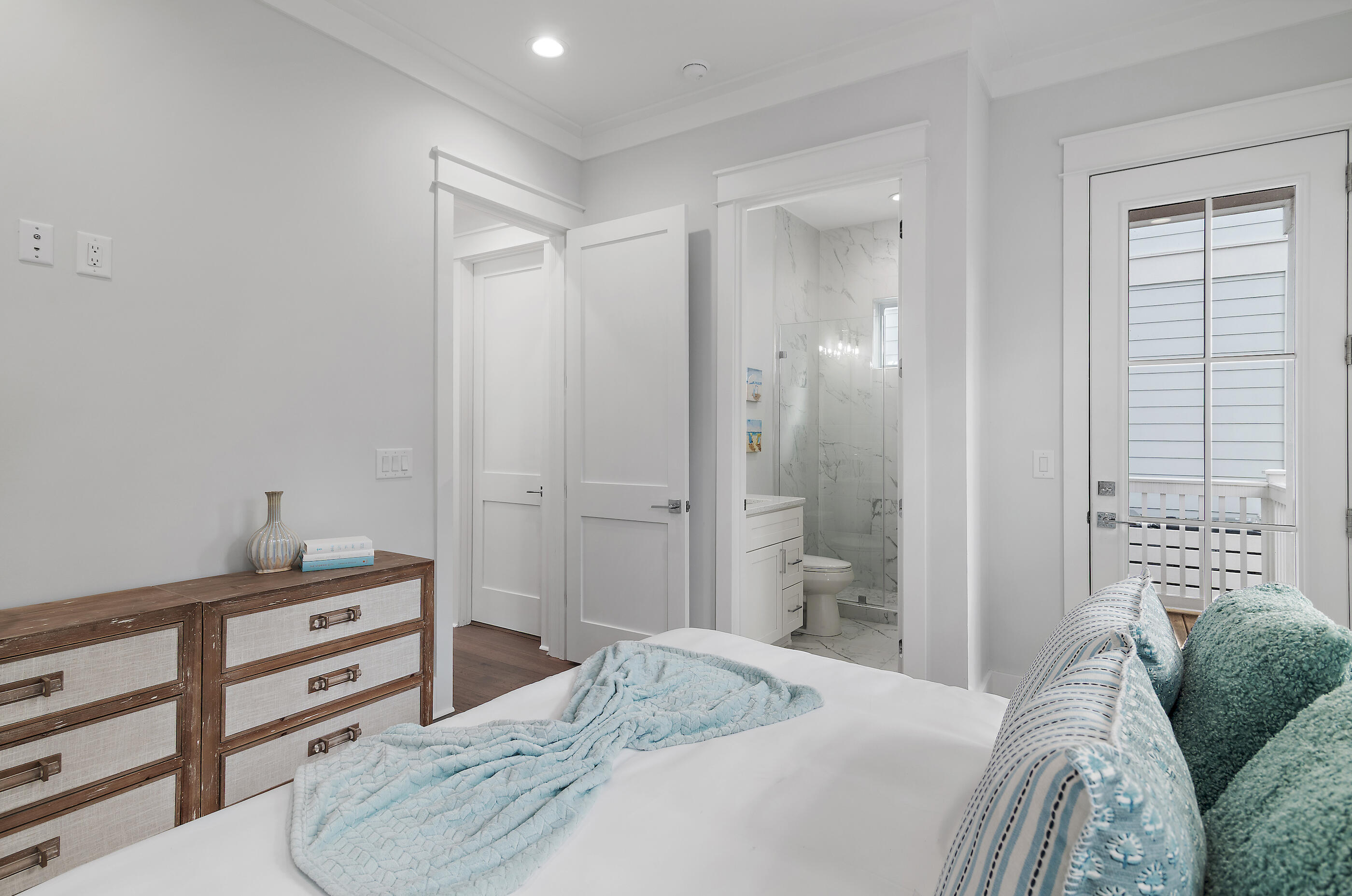 TREETOP VILLAGE - Residential