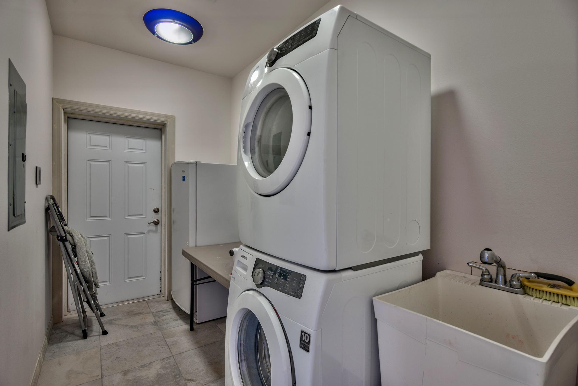 SEABREEZE EAST - Residential