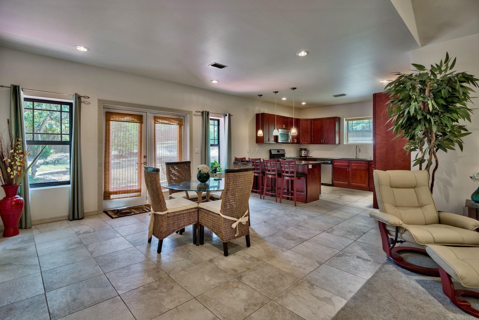 SEABREEZE EAST - Residential