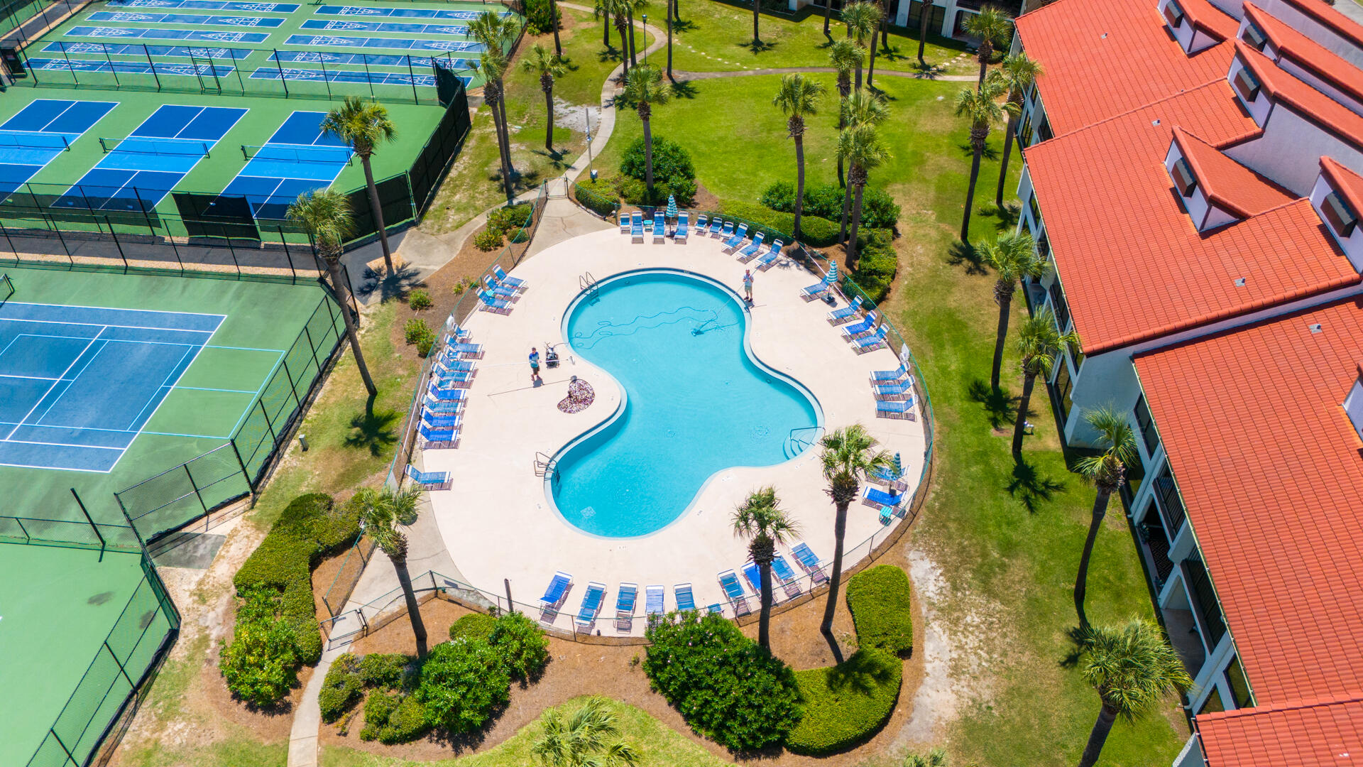 EDGEWATER GOLF VILLAS 3A CONDO - Residential