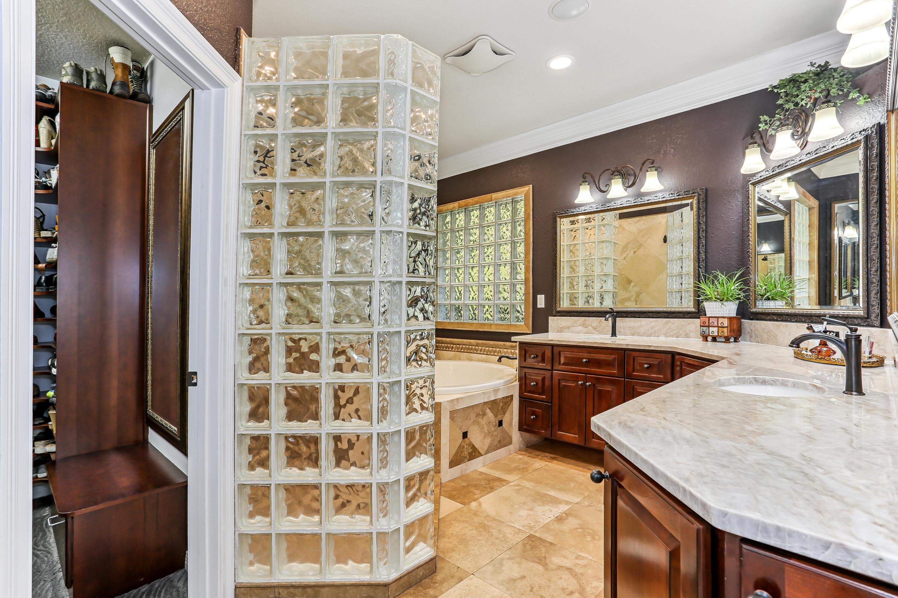 ROCKY BAYOU COUNTRY CLUB ESTATES 11 - Residential