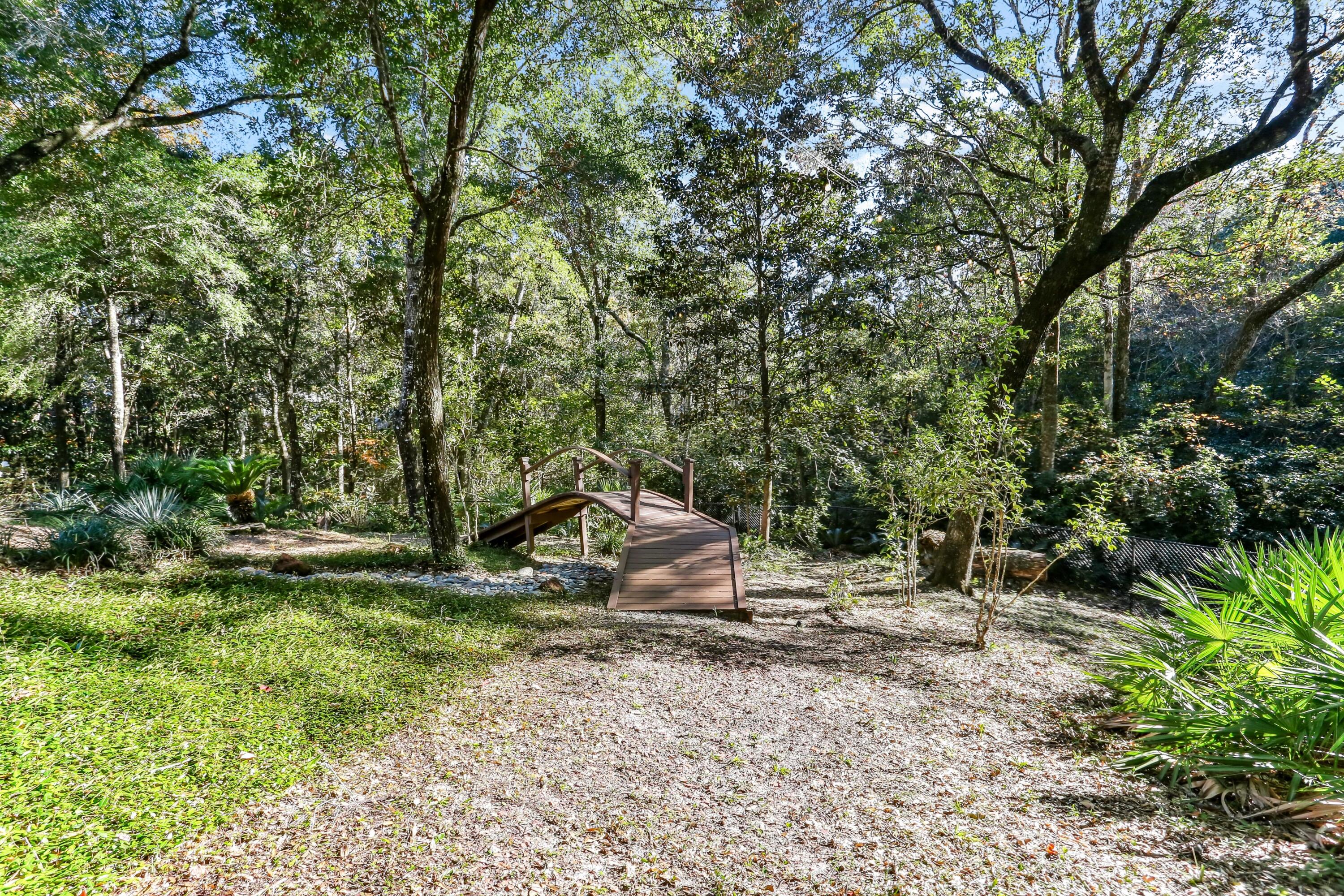 ROCKY BAYOU COUNTRY CLUB ESTATES 11 - Residential