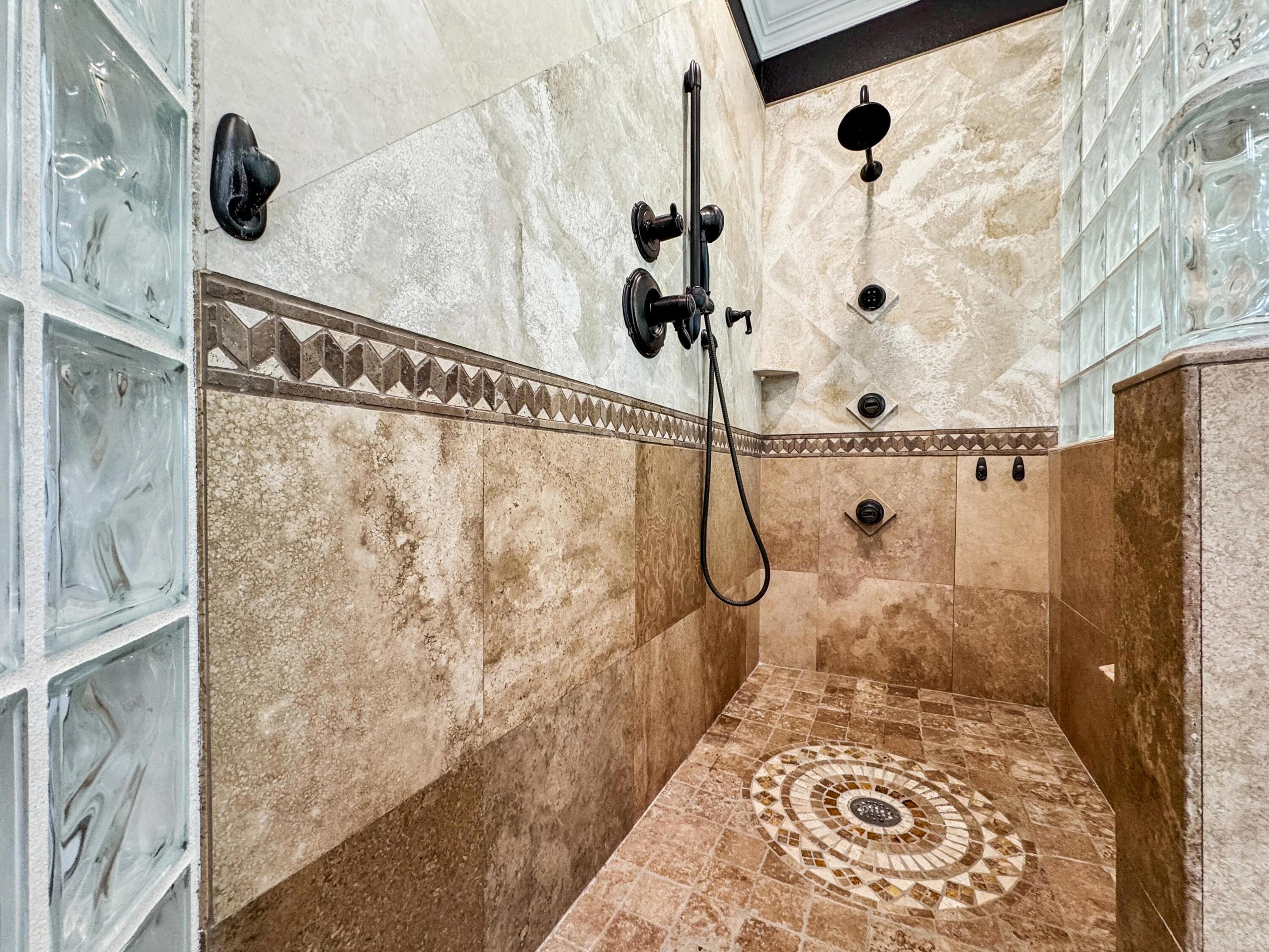 ROCKY BAYOU COUNTRY CLUB ESTATES 11 - Residential