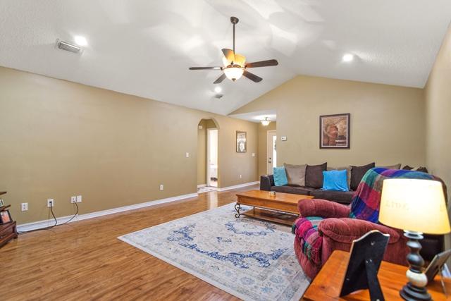 County Breeze Est - Residential