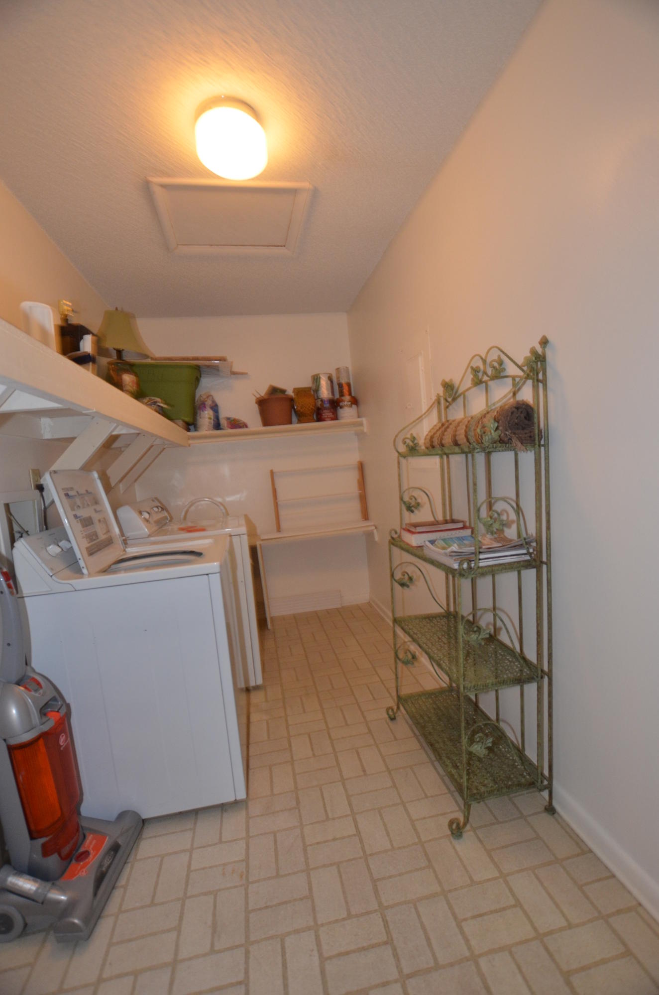 BAYOU VILLAGE CONDO PH 2 - Residential Lease