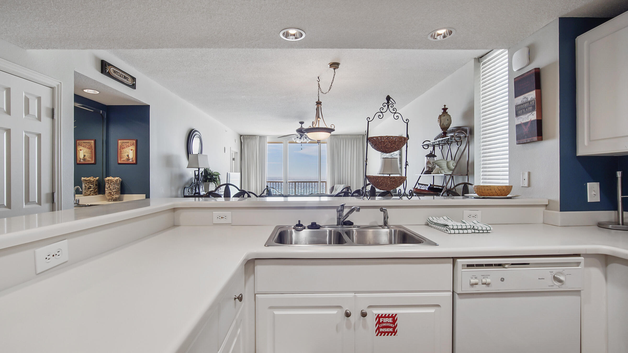 MAJESTIC BEACH TOWERS II - Residential