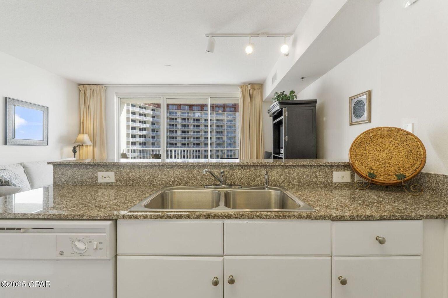 SHORES OF PANAMA - Residential