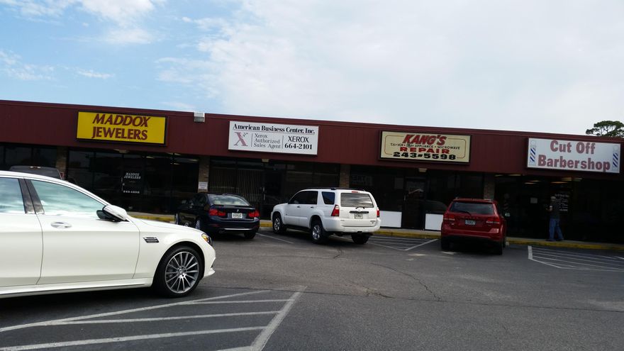 Excellent location! This is a very busy plaza with long-term local businesses that create a great tenant mix. Plenty of parking and easy accessibility make this a great buy for a any professional or retails business use!