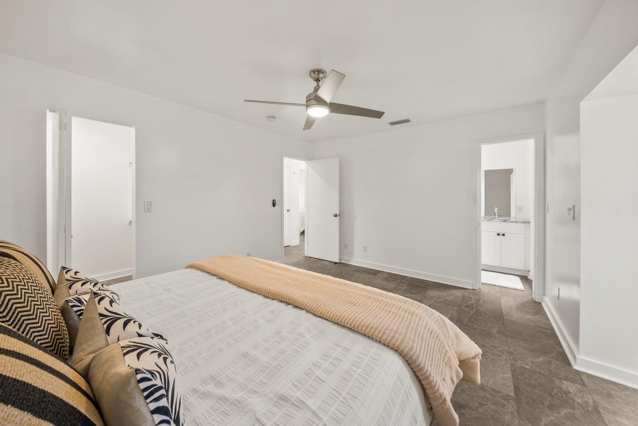 BAYWOOD SHORE ESTATES - Residential