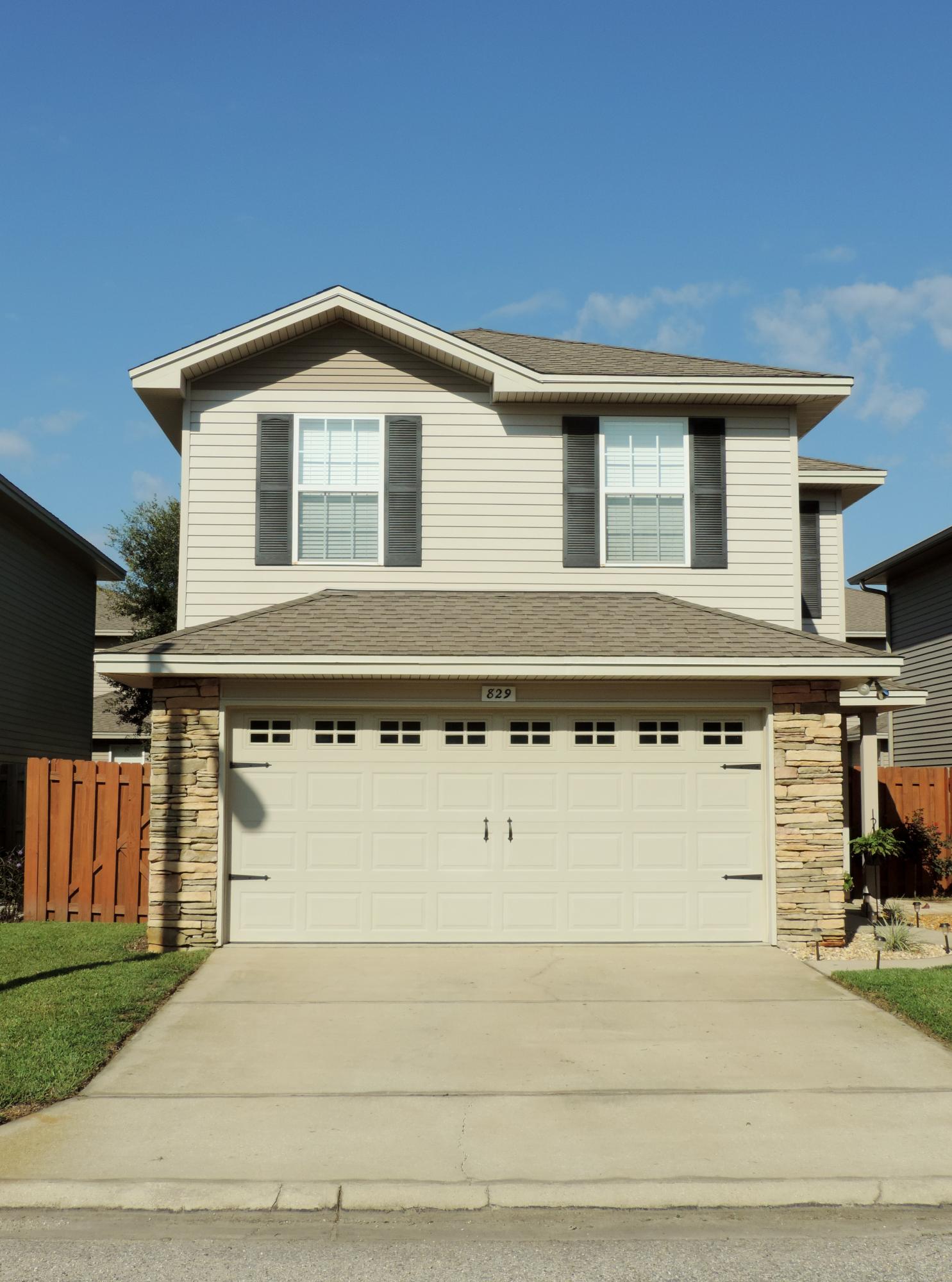 SUMMERWOOD - Residential