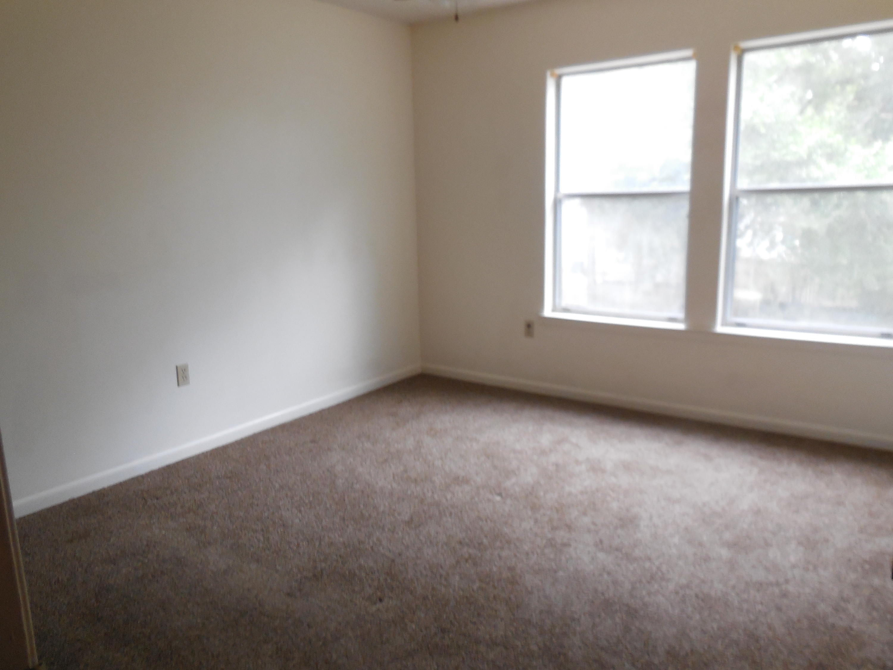 CRESTVIEW HEIGHTS 1ST ADDN - Residential Lease