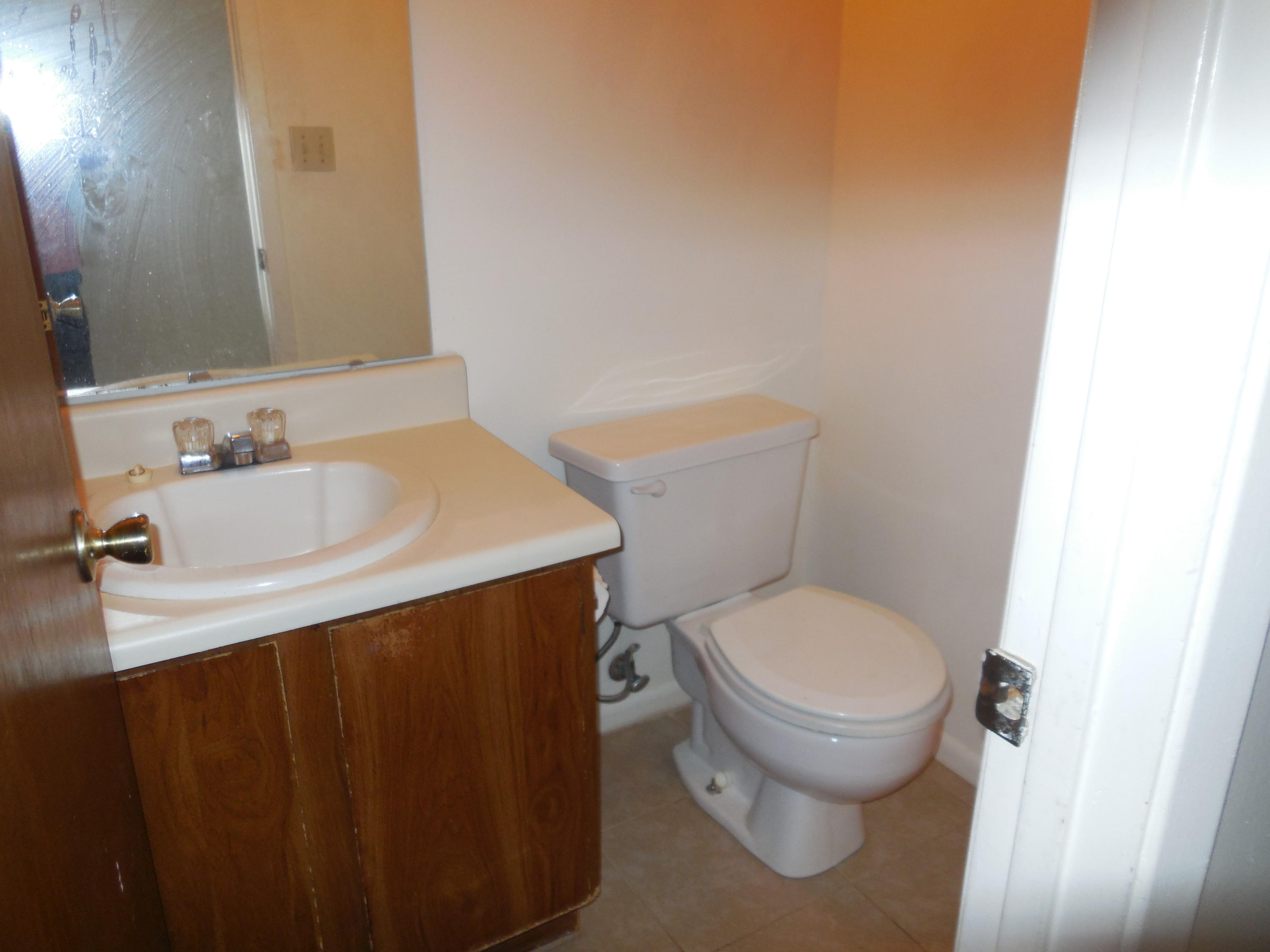 CRESTVIEW HEIGHTS 1ST ADDN - Residential Lease