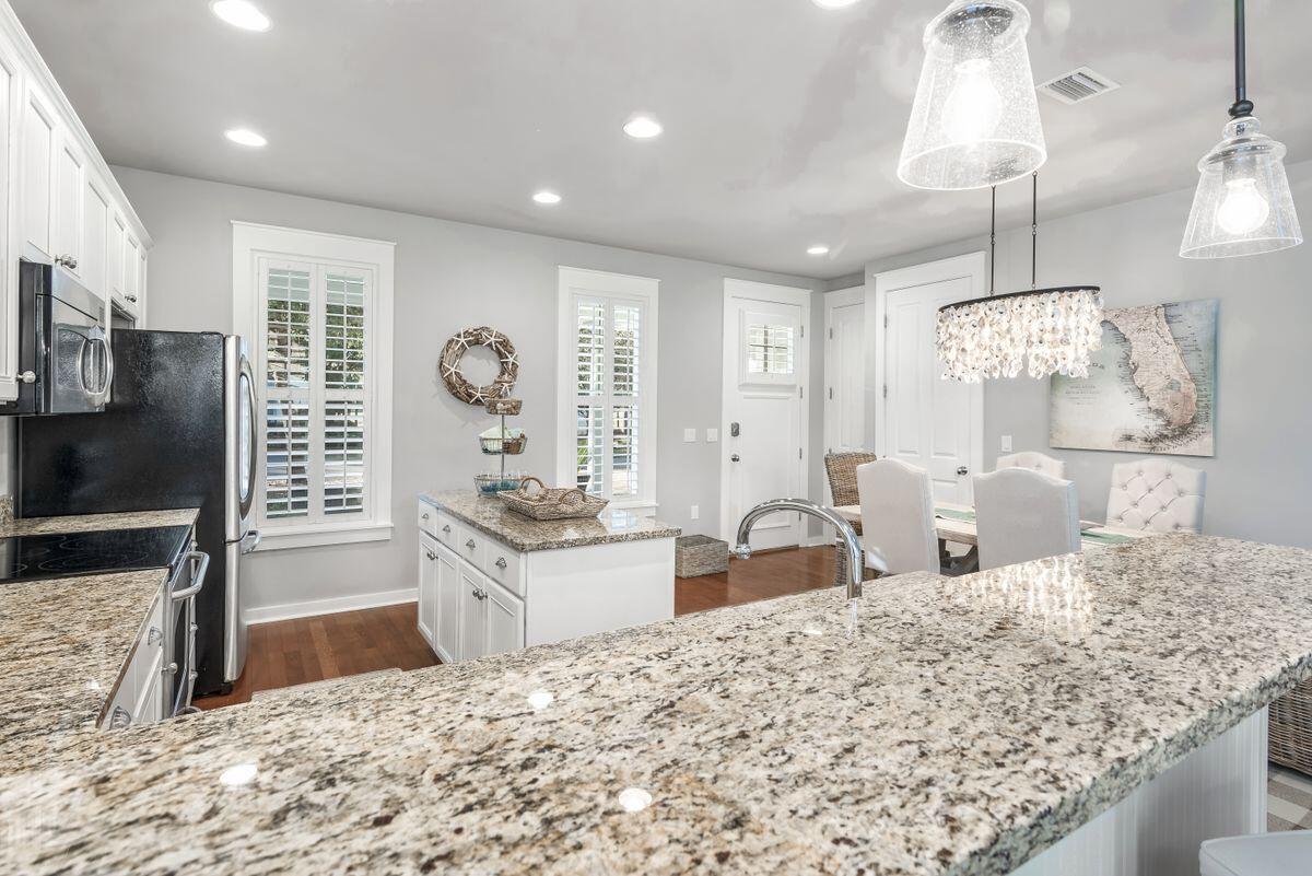 LAUREL GROVE - Residential