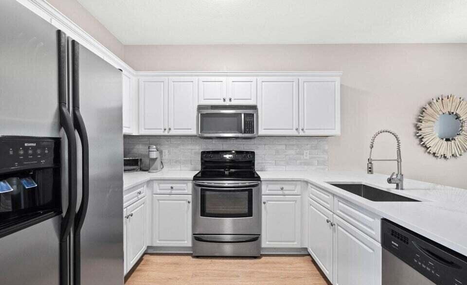 HERONS WATCH CONDO PH 4 - Residential