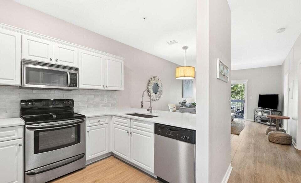 HERONS WATCH CONDO PH 4 - Residential