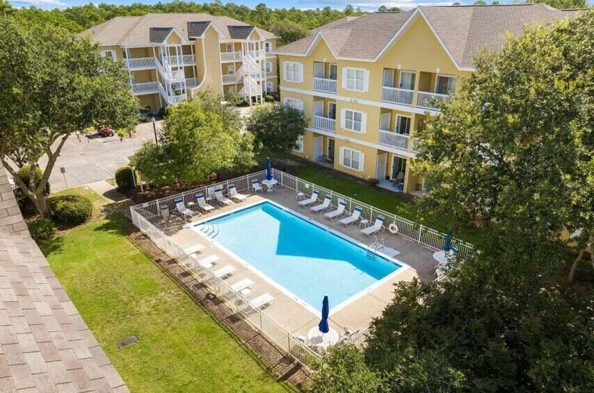 HERONS WATCH CONDO PH 4 - Residential