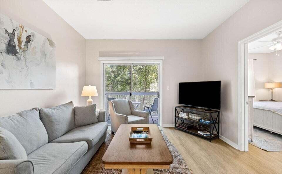 HERONS WATCH CONDO PH 4 - Residential