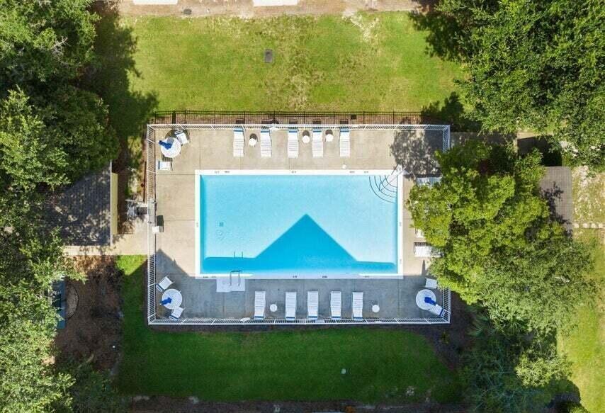 HERONS WATCH CONDO PH 4 - Residential
