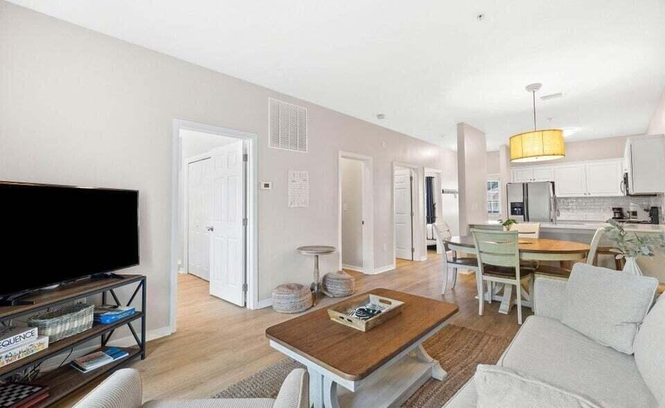 HERONS WATCH CONDO PH 4 - Residential