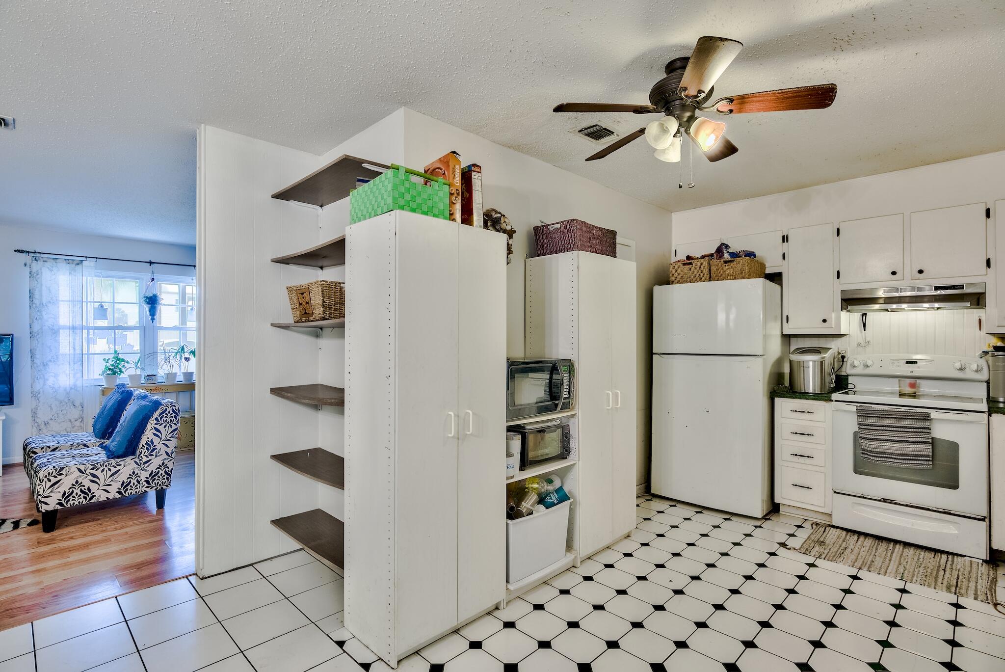 CRYSTAL BEACH - Residential