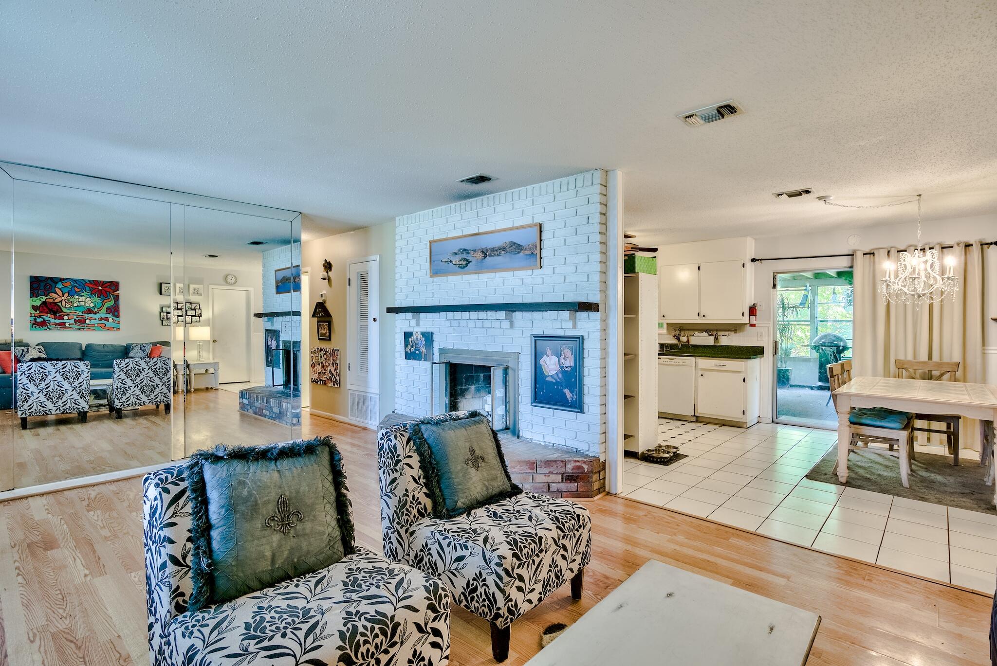 CRYSTAL BEACH - Residential