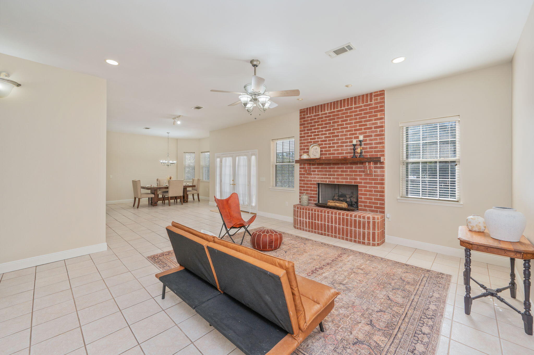 RIVERCHASE S/D PH 1 - Residential