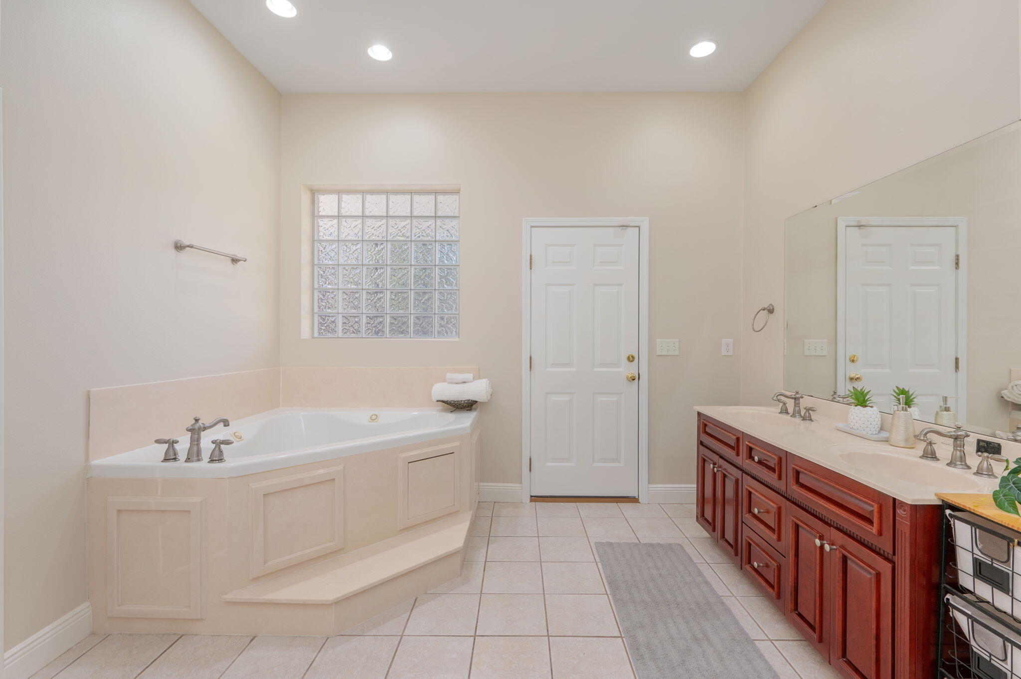 RIVERCHASE S/D PH 1 - Residential