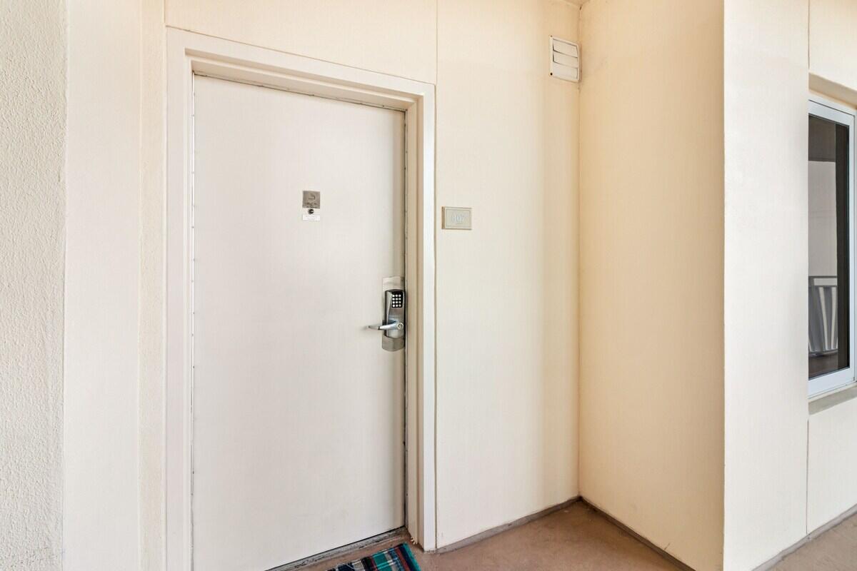 STERLING SHORES - Residential